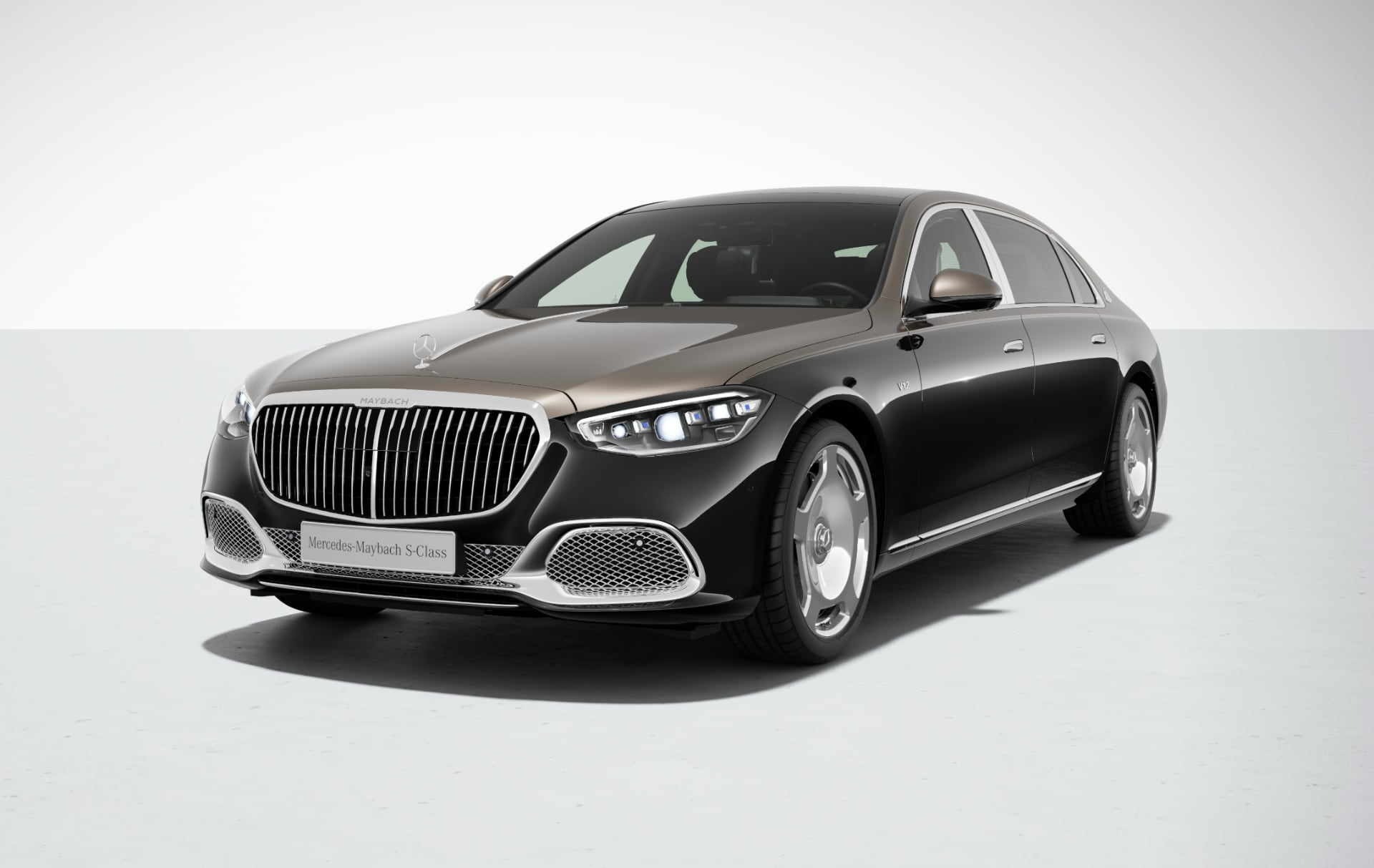 À l'intérieur de l'évolution technologique de Mercedes-Benz Mercedes-Benz : Pionnier de l'intersection du luxe et de la technologie