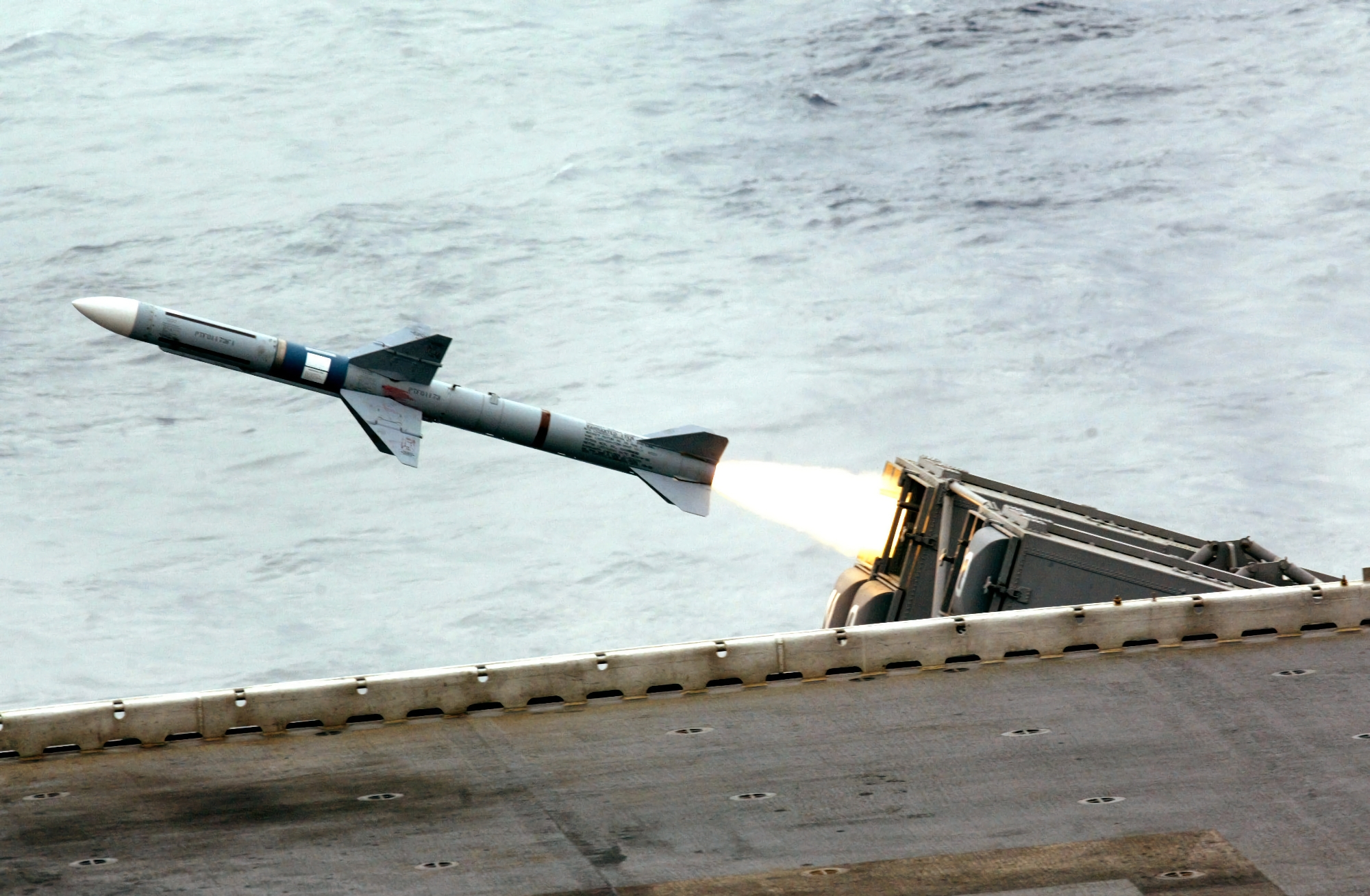 Politico : les États-Unis vont donner à l'Ukraine des missiles sol-air Sea Sparrow d'une portée allant jusqu'à 50 km, l'AFU a réussi à les adapter pour les utiliser avec les SAM Buk. Politico : les États-Unis vont donner à l'Ukraine des missiles sol-air Sea Sparrow d'une portée allant jusqu'à 50 km, l'AFU a réussi à les adapter pour les utiliser avec les SAM Buk.