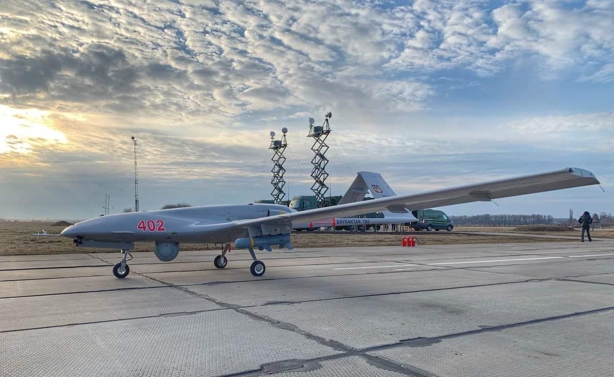 Le Bayraktar TB2 a pu résister à un chasseur russe Su-27, contrairement au MQ-9 Reaper américain. Le Bayraktar TB2 a pu résister à un chasseur russe Su-27, contrairement au MQ-9 Reaper américain.
