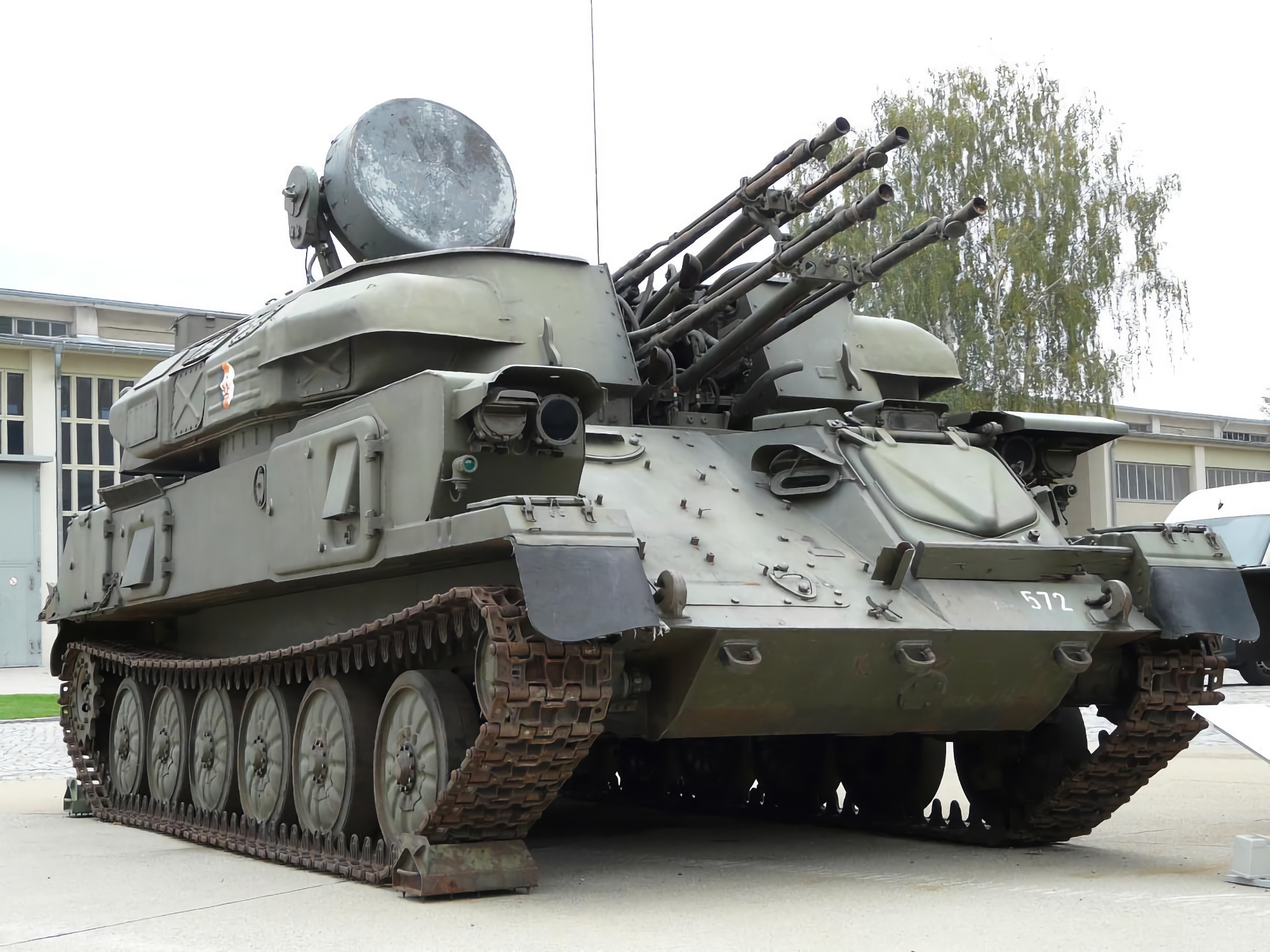 Les gardes-frontières et les artilleurs ukrainiens détruisent le lanceur antiaérien automoteur russe Shilka (vidéo) Les gardes-frontières et les artilleurs ukrainiens détruisent le lanceur antiaérien automoteur russe Shilka (vidéo)