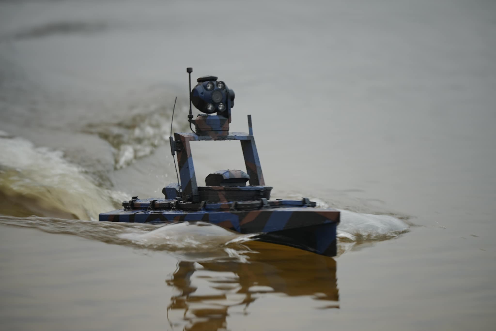 Développement d'une nouvelle génération : voici le drone fluvial Black Widow 2