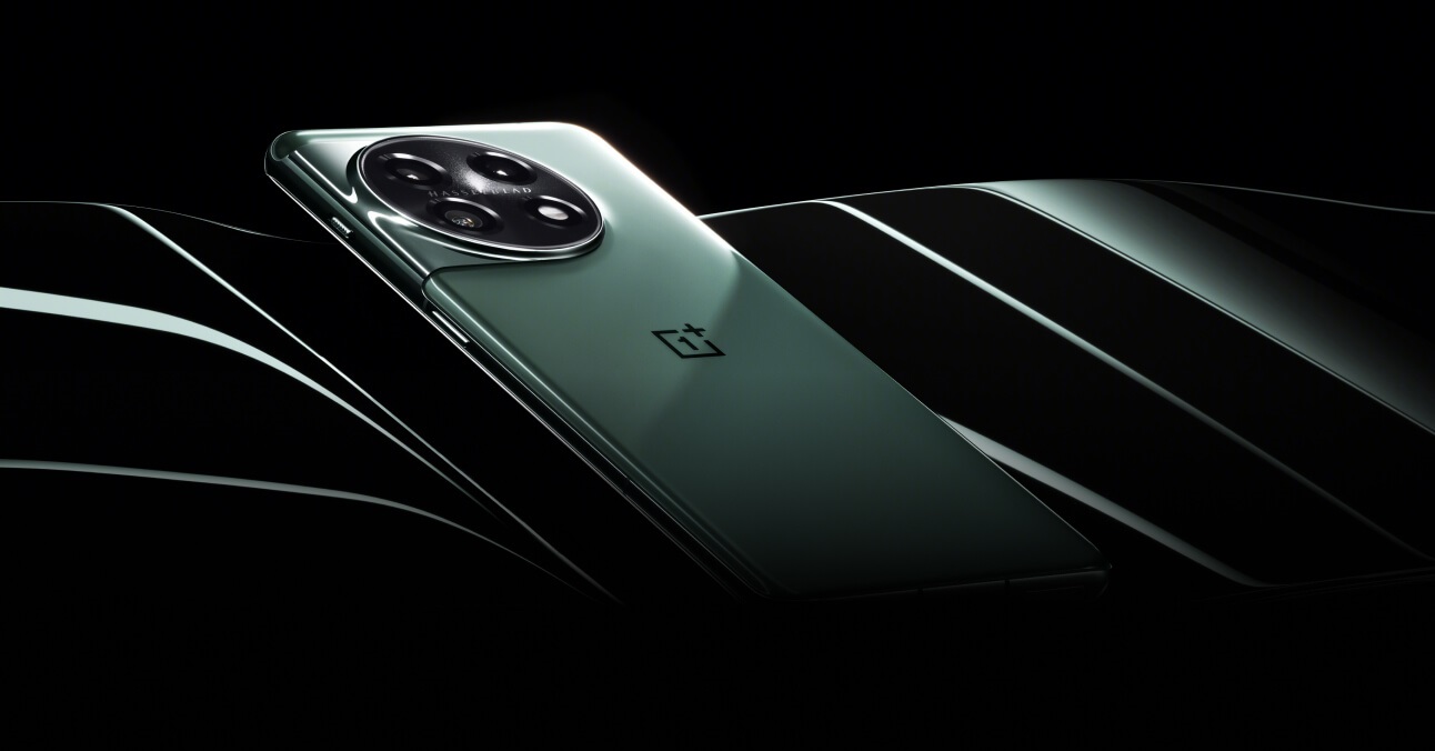 Le OnePlus 11 est étanche à l'eau et à la poussière selon la norme IP64 - le smartphone ne peut pas être immergé Le OnePlus 11 est étanche à l'eau et à la poussière selon la norme IP64 - le smartphone ne peut pas être immergé
