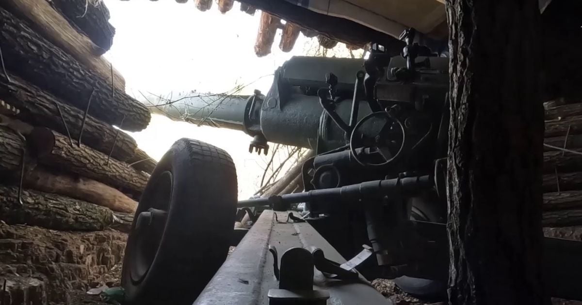 Les Russes ont commencé à utiliser des canons D-74 dans les années 1950. Les Russes ont commencé à utiliser des canons D-74 dans les années 1950.