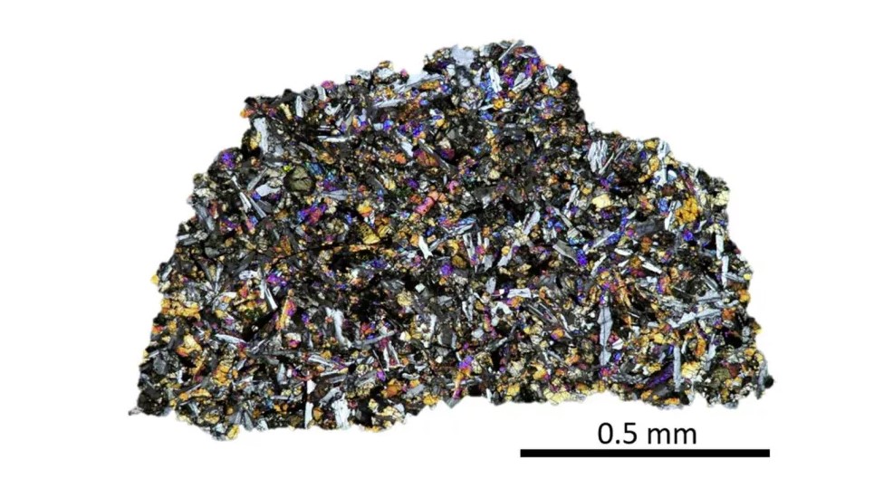 Traces de gaz terrestres trouvées dans des météorites lunaires de l'Antarctique Traces de gaz terrestres trouvées dans des météorites lunaires de l'Antarctique