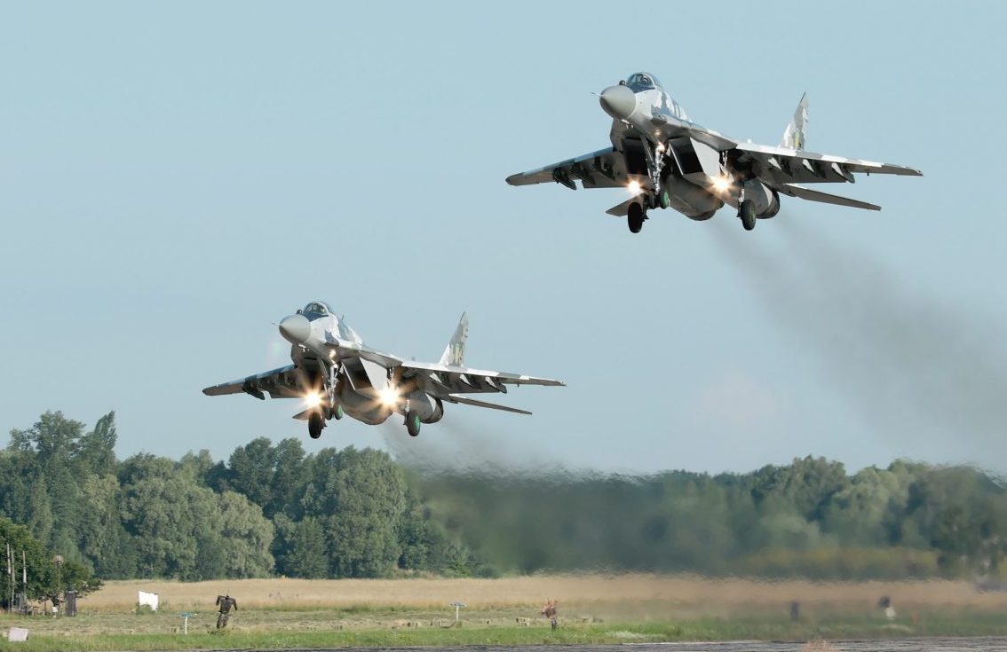 L'artillerie ukrainienne a détruit deux SAM S-400 avancés, un radar S-300, cinq chars et trois MLRS, tandis que l'aviation de combat a effectué 13 frappes contre des infrastructures de l'armée russe. L'artillerie ukrainienne a détruit deux SAM S-400 avancés, un radar S-300, cinq chars et trois MLRS, tandis que l'aviation de combat a effectué 13 frappes contre des infrastructures de l'armée russe.