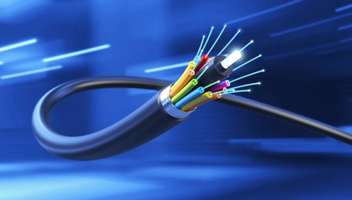 Vitesse de la lumière : comment fonctionne le câble en fibre optique Fibres optiques : une révolution dans la transmission de données