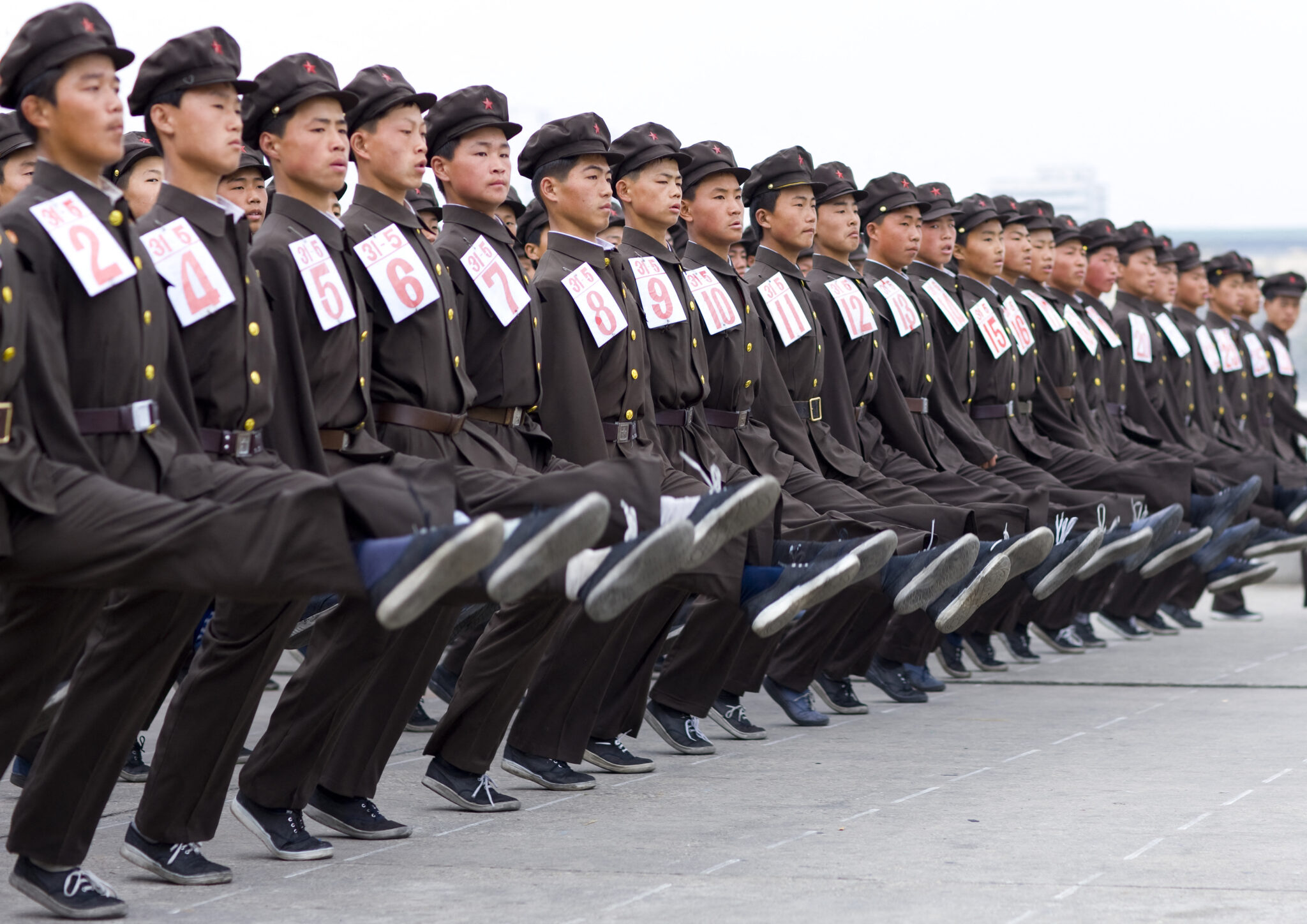 La Corée du Nord déclare qu'un million de personnes se sont portées volontaires pour rejoindre l'armée, dans un contexte d'escalade des tensions avec la Corée du Sud. La Corée du Nord déclare qu'un million de personnes se sont portées volontaires pour rejoindre l'armée, dans un contexte d'escalade des tensions avec la Corée du Sud.