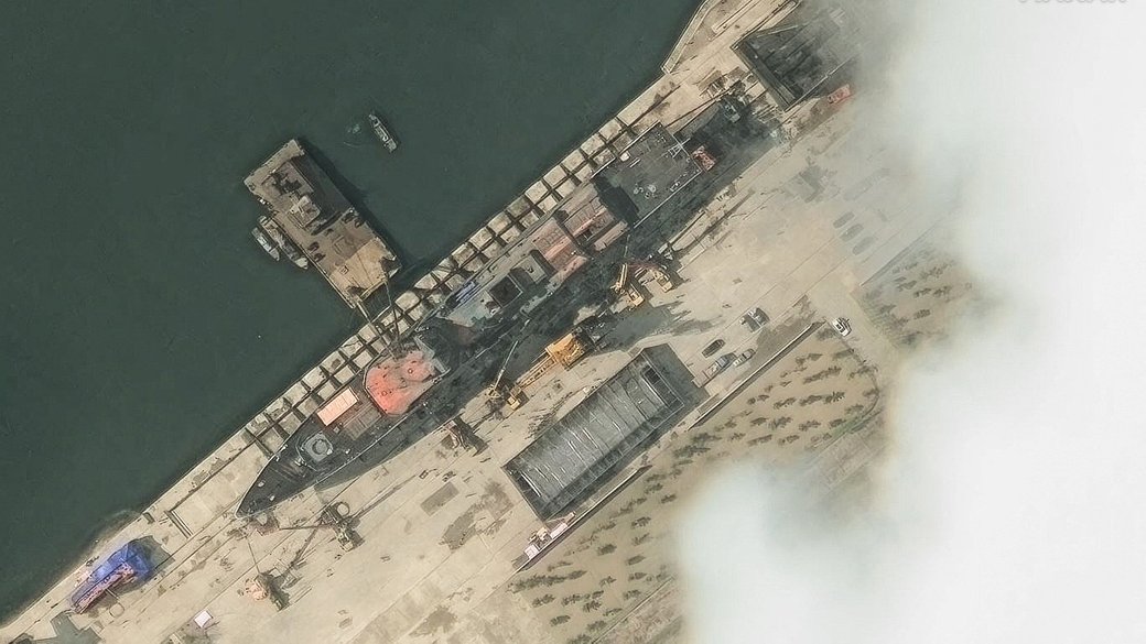 Un nouveau navire de guerre de la RPDC est apparu dans le port de Chongjin Le dernier navire de guerre de la RPDC : approchant du lancement