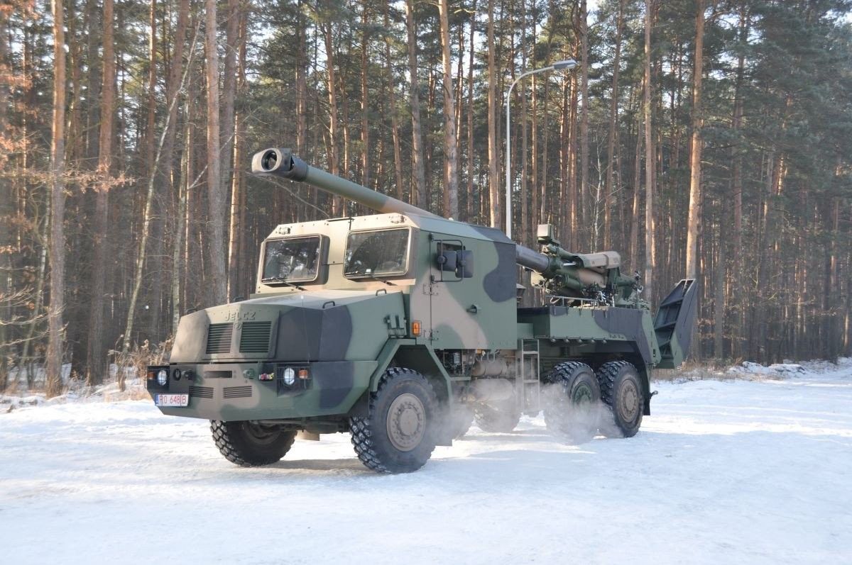 Essai du nouveau système d'artillerie automotrice polonais Kryl Premiers succès : Le système polonais de défense antiaérienne Kryl au stade des essais