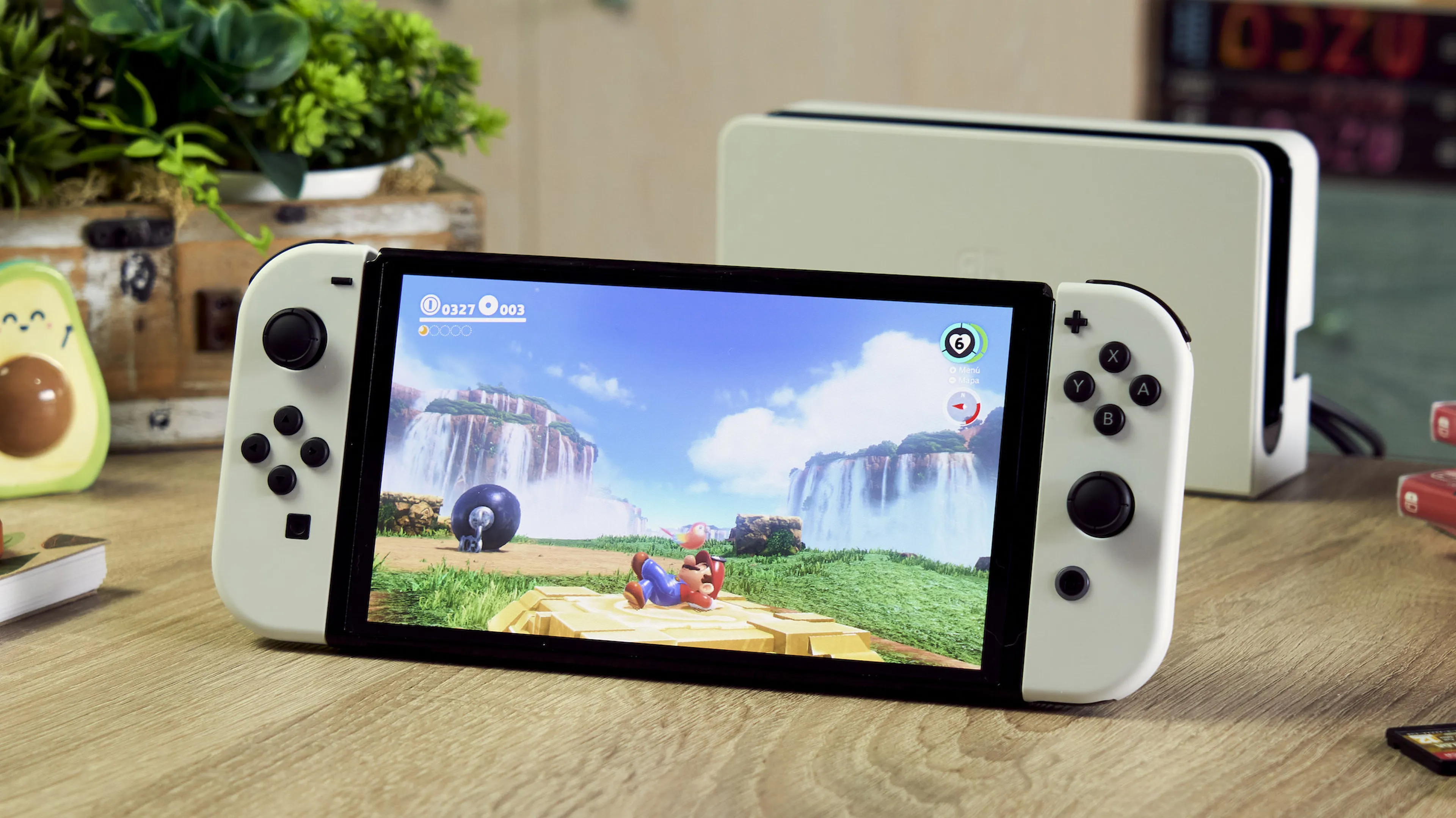 Nintendo Switch avec écran OLED : vaut-il la peine de passer à la nouvelle version ? Nintendo Switch OLED : Un nouveau regard sur la console classique