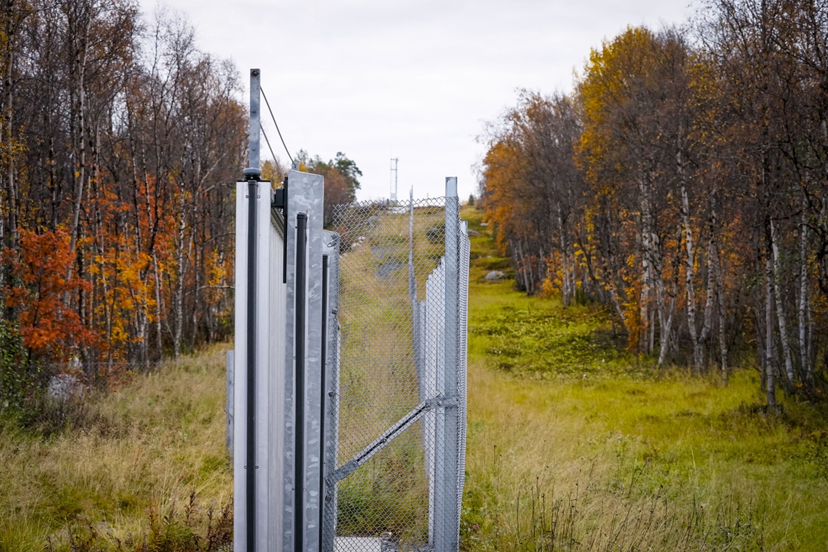 La Norvège veut se séparer de la Russie par une clôture, à l'instar de la Finlande. La Norvège veut se séparer de la Russie par une clôture, à l'instar de la Finlande.