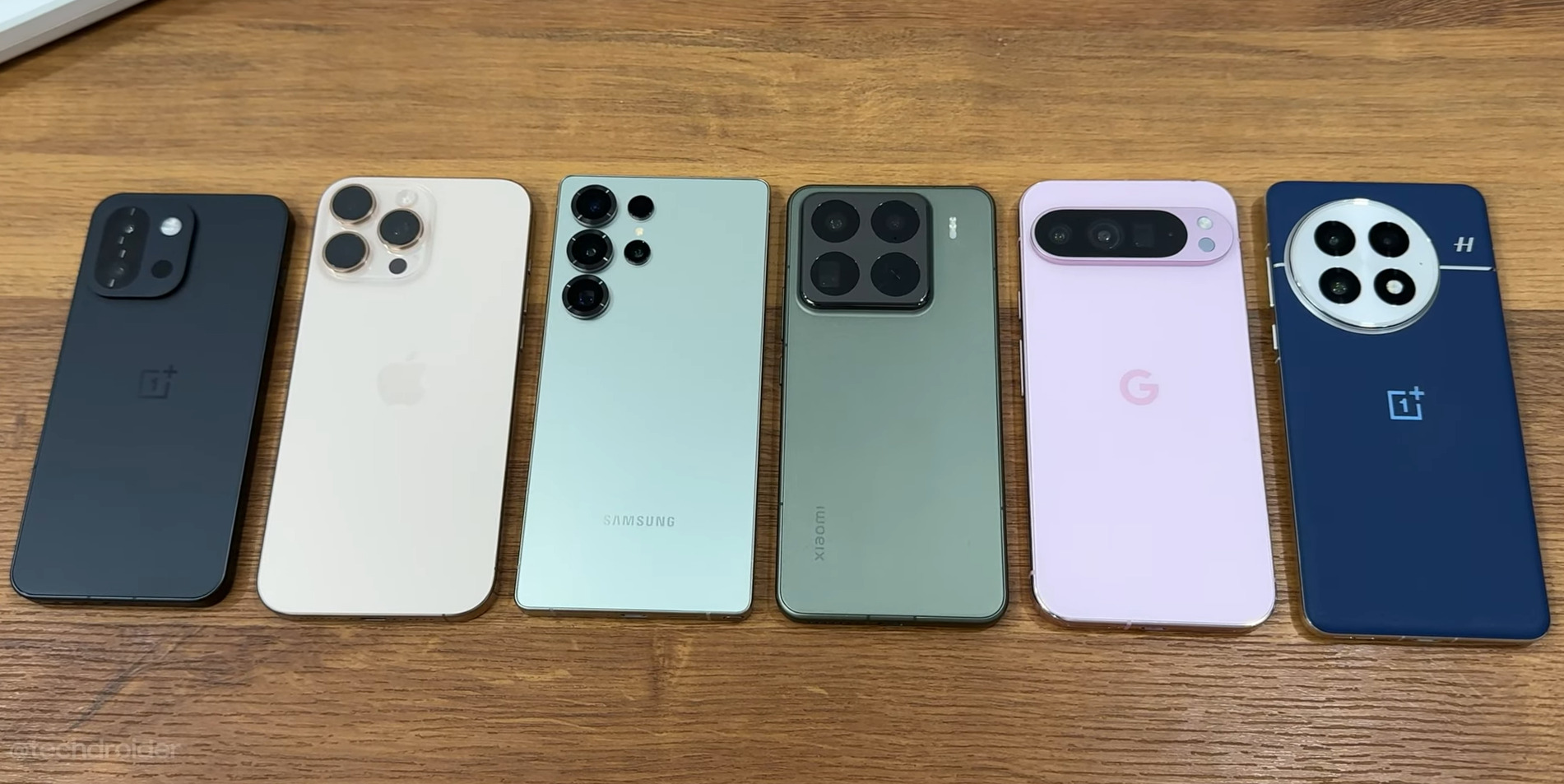 OnePlus 13T bat des records de batterie, devançant l'iPhone 16 Pro Max et le Galaxy S25 Ultra OnePlus 13T établit un record de batterie, dépassant l'iPhone et le Galaxy