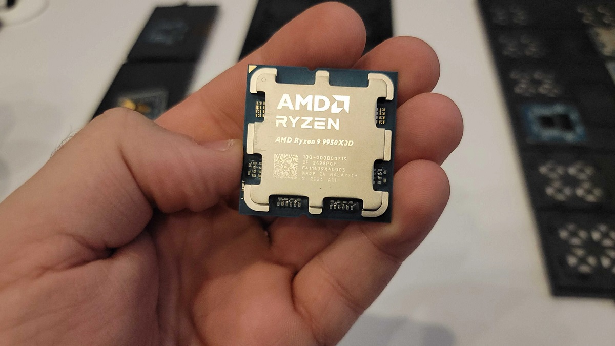 Exclusif ! Première photo de la dernière puce Ryzen 9 9950 d'AMD Première photo du puissant Ryzen 9 9950 : un coup d'œil sous le capot du nouveau processeur