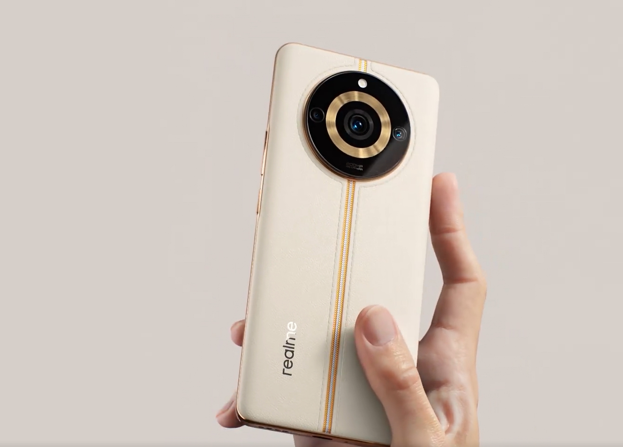 C'est officiel : le Realme 11 Pro+ aura une batterie de 5000mAh et supportera la charge rapide de 100W. C'est officiel : le Realme 11 Pro+ aura une batterie de 5000mAh et supportera la charge rapide de 100W.