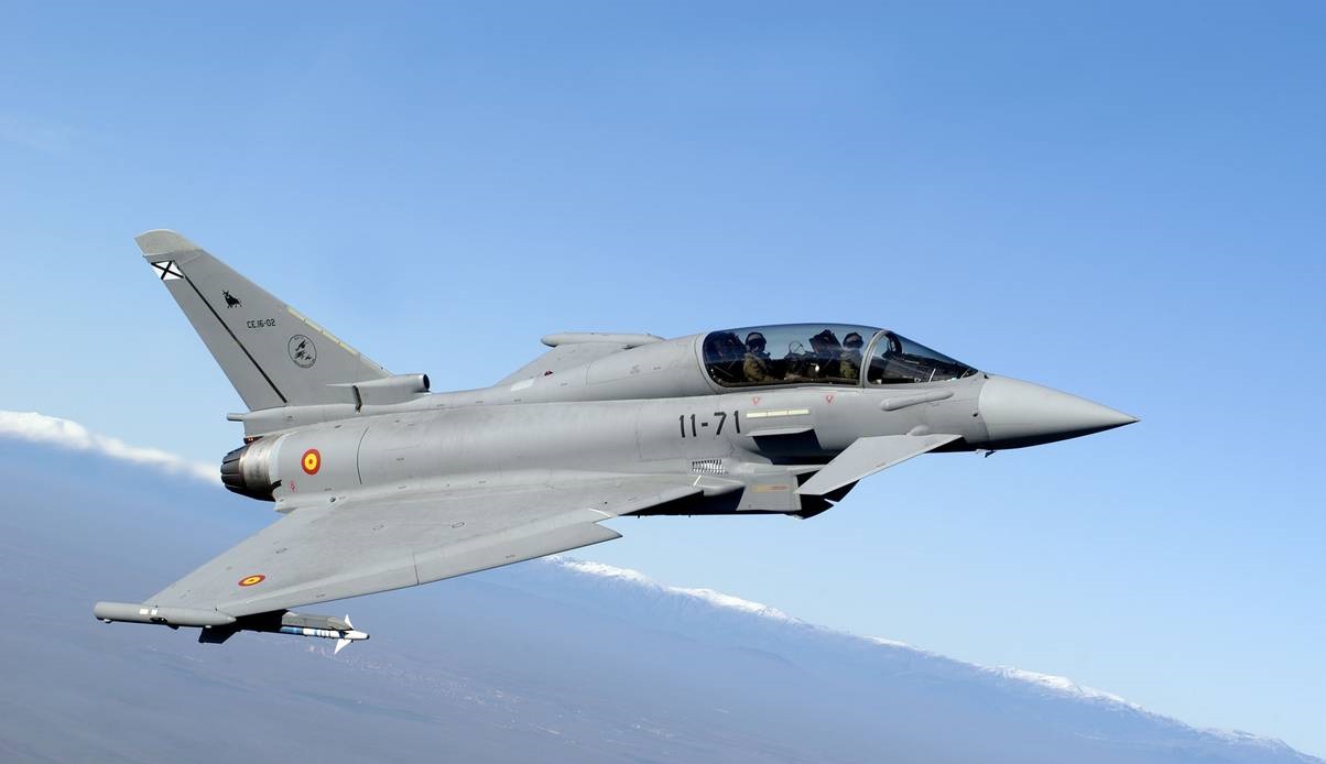 L'armée de l'air espagnole va équiper les chasseurs Eurofighter Typhoon de missiles Brimstone de haute précision. L'armée de l'air espagnole va équiper les chasseurs Eurofighter Typhoon de missiles Brimstone de haute précision.