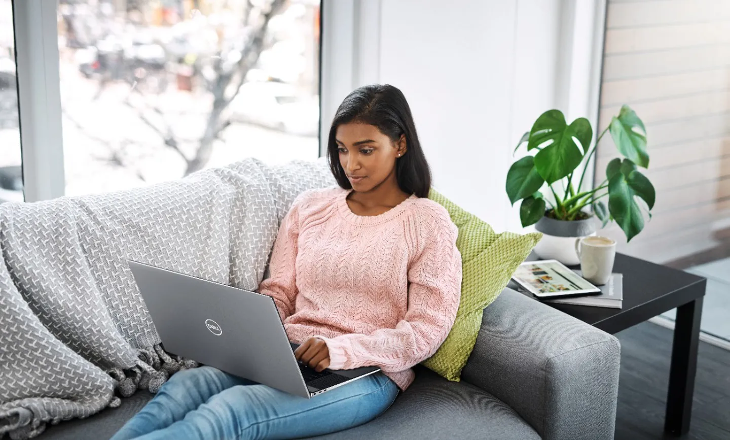 Dell XPS 17 - Intel Core de 13e génération, NVIDIA GeForce RTX 4070 et écran 4K+ à partir de 3749 $.