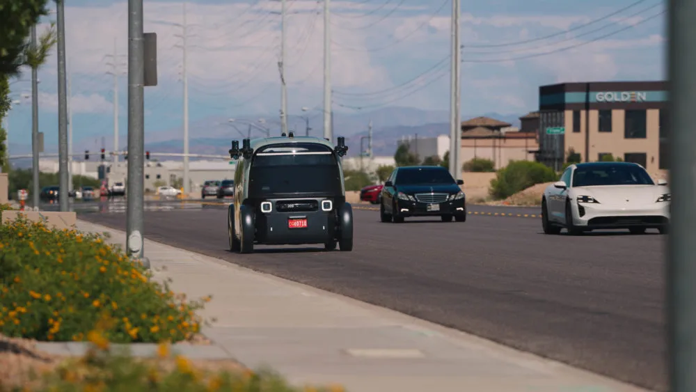 Zoox teste des robots-taxis sur la voie publique à Las Vegas Zoox teste des robots-taxis sur la voie publique à Las Vegas