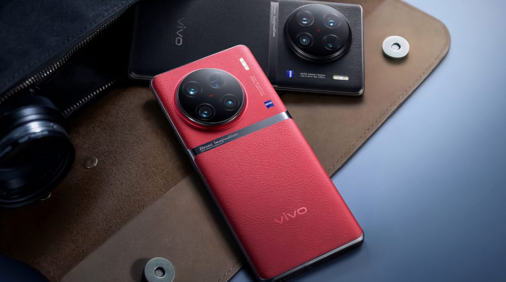 Concurrent de l'OPPO Find N2 Flip : vivo travaille sur le clamshell vivo X Flip avec une puce Snapdragon 8+ Gen 1 Concurrent de l'OPPO Find N2 Flip : vivo travaille sur le clamshell vivo X Flip avec une puce Snapdragon 8+ Gen 1