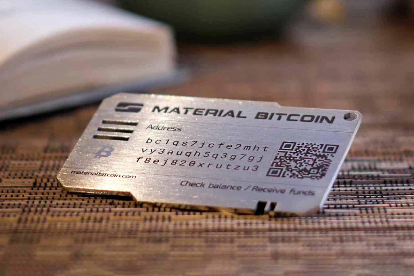 Ce portefeuille Bitcoin est aussi petit qu'une carte de crédit, mais avec une construction métallique incassable Ce portefeuille Bitcoin est aussi petit qu'une carte de crédit, mais avec une construction métallique incassable