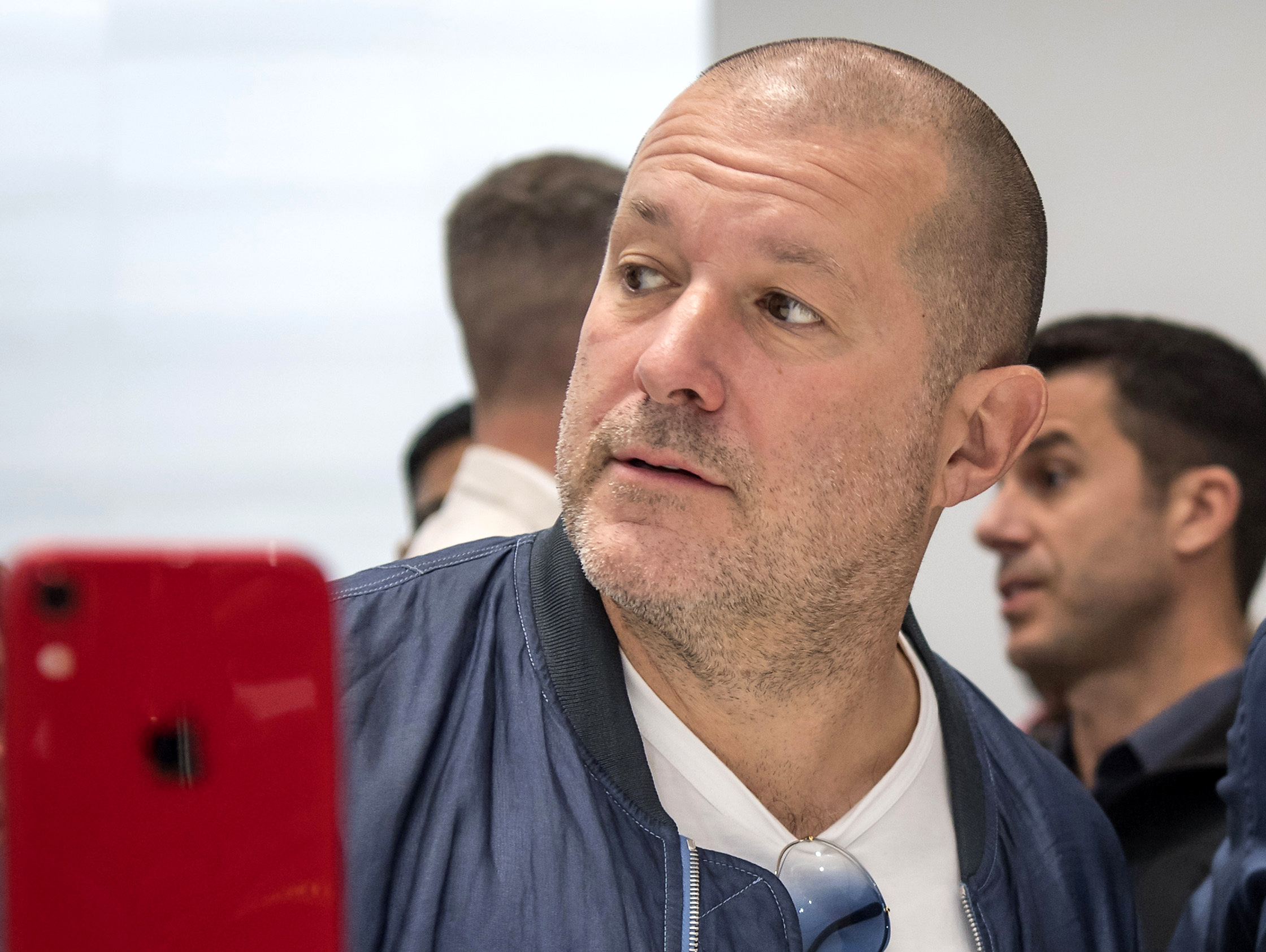 Jony Ive et Sam Altman travaillent sur des dispositifs d'IA avec le responsable de la conception de l'iPhone Jony Ive et Sam Altman travaillent sur des dispositifs d'IA avec le responsable de la conception de l'iPhone