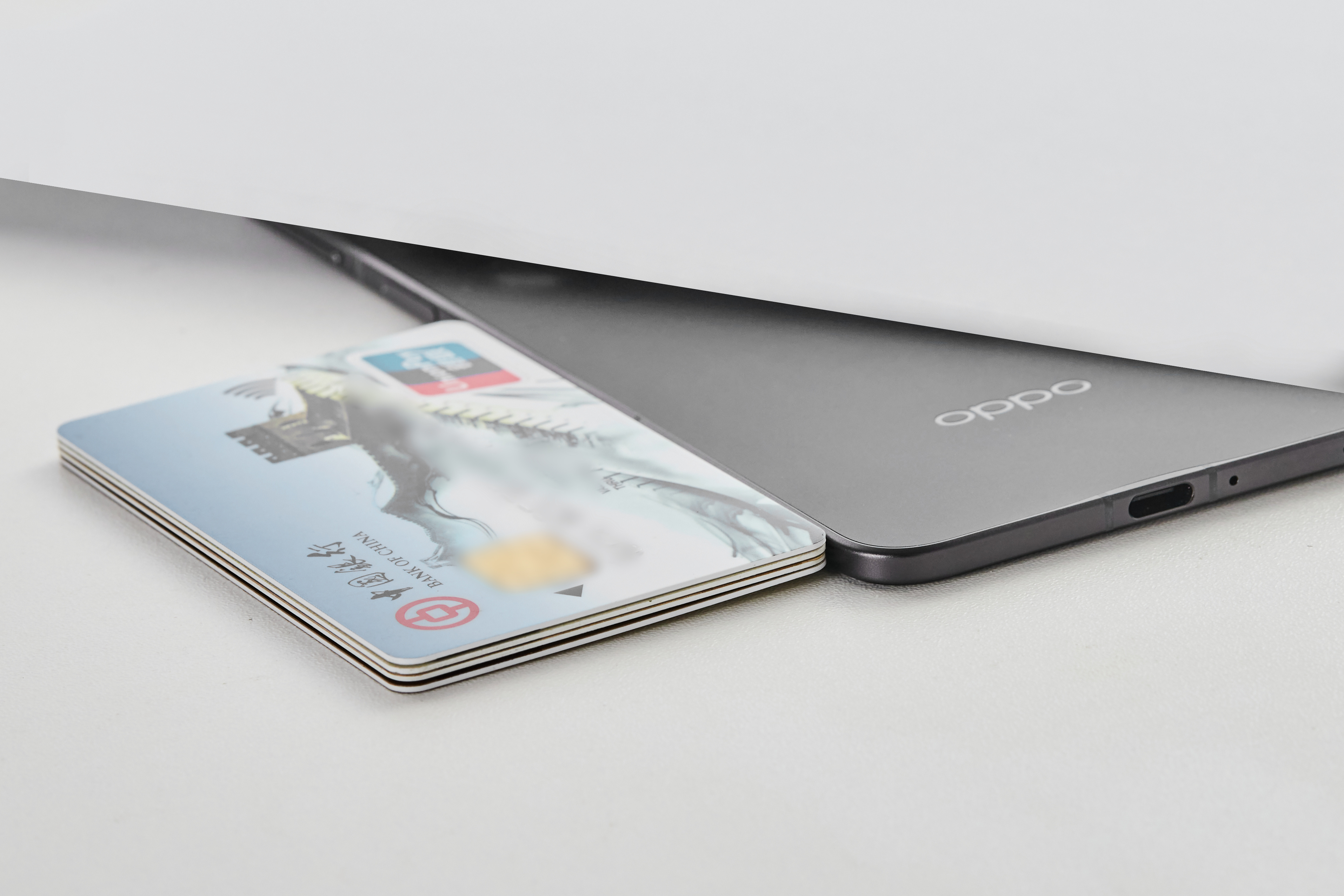 Oppo Find N5 : un design élancé Oppo Find N5 : un design élancé