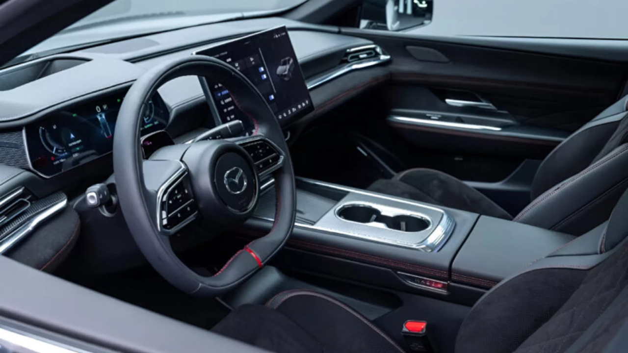 Intérieur de la Mazda EZ-6 Sports Edition Intérieur de la Mazda EZ-6 Sports Edition