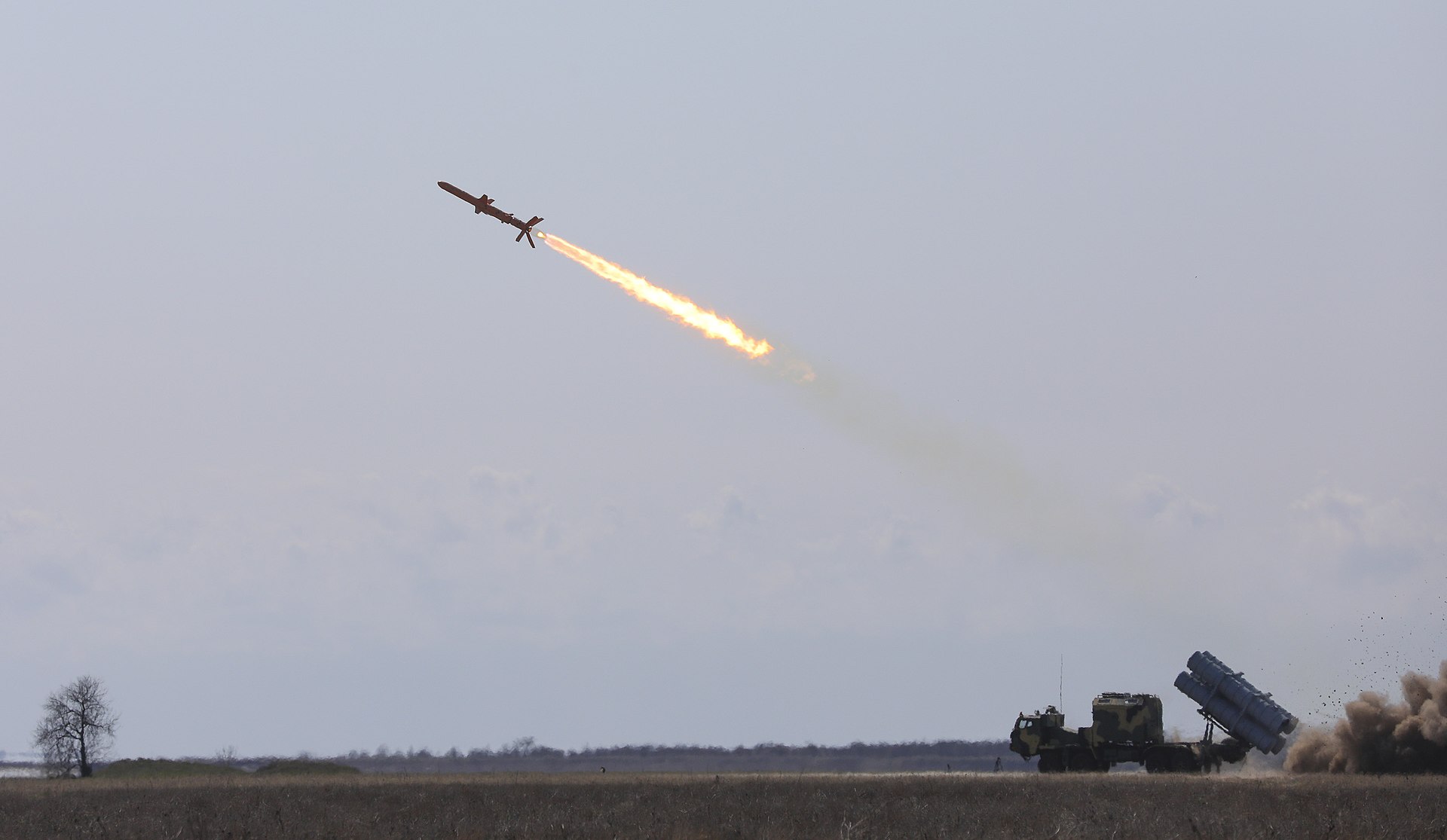 Les missiles antinavires ukrainiens Neptun ont détruit le croiseur lance-missiles Moscou, navire amiral d'une valeur de 750 millions de dollars, lors de tirs d'essai.-2 Les missiles antinavires ukrainiens Neptun ont détruit le croiseur lance-missiles Moscou, navire amiral d'une valeur de 750 millions de dollars, lors de tirs d'essai.-2