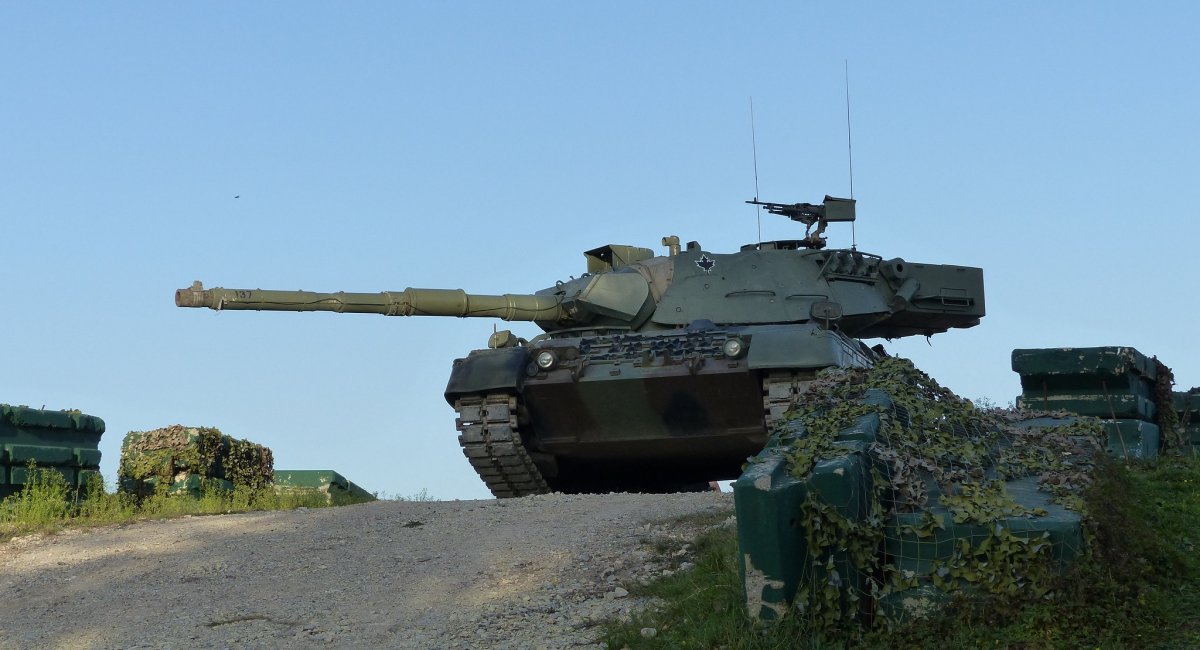 Leopard 1A5 Leopard 1A5. Illustration: Ian Tong