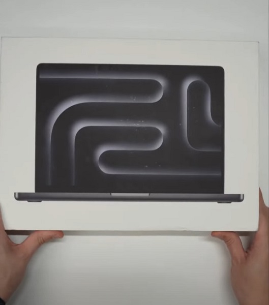 L'une des plus grandes fuites de l'histoire d'Apple : Des blogueurs russes ont divulgué des photos et les spécifications d'un MacBook Pro avec puce M4 qui n'a pas encore été annoncé.-4 L'une des plus grandes fuites de l'histoire d'Apple : Des blogueurs russes ont divulgué des photos et les spécifications d'un MacBook Pro avec puce M4 qui n'a pas encore été annoncé.-4
