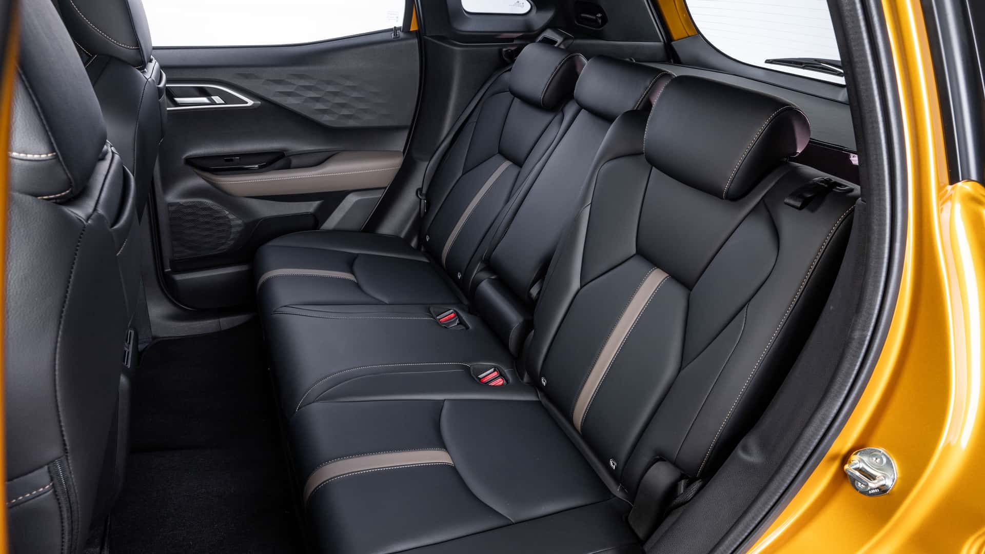 2025 Mitsubishi Outlander Sport - éléments intérieurs