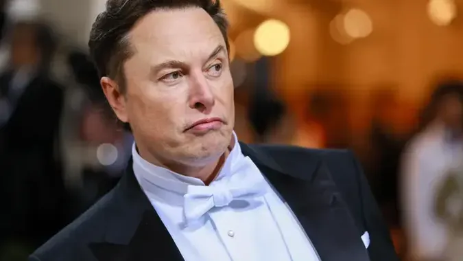L'expression de surprise d'Elon Musk