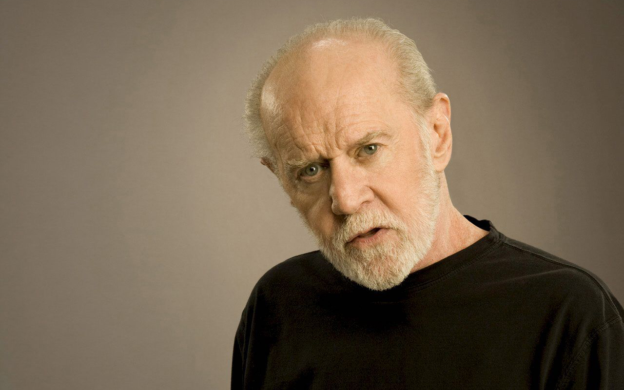 Les proches de George Carlin poursuivent les auteurs du spectacle de stand-up "I'm glad I'm dead", qui a été généré par une intelligence artificielle. Les proches de George Carlin poursuivent les auteurs du spectacle de stand-up "I'm glad I'm dead", qui a été généré par une intelligence artificielle.