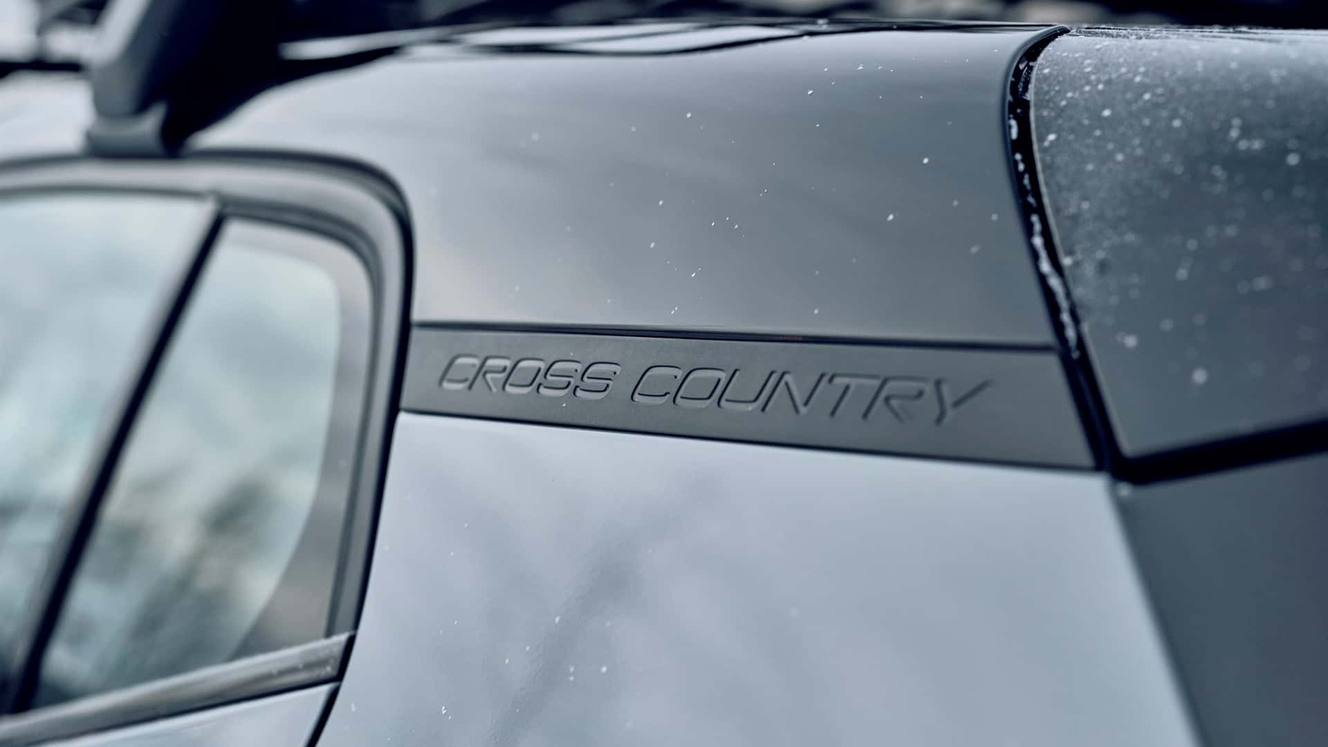 Vue avant du Volvo EX30 Cross Country
