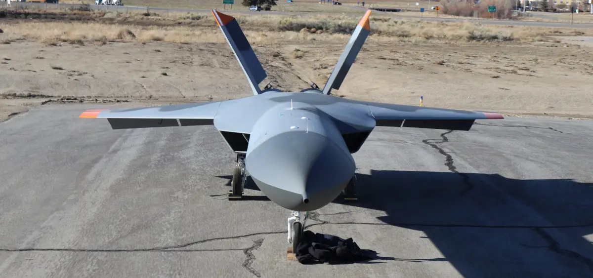 Les États-Unis vont construire un drone 5GAT qui imitera le chasseur russe de cinquième génération Su-57 et le J-20 chinois.-2