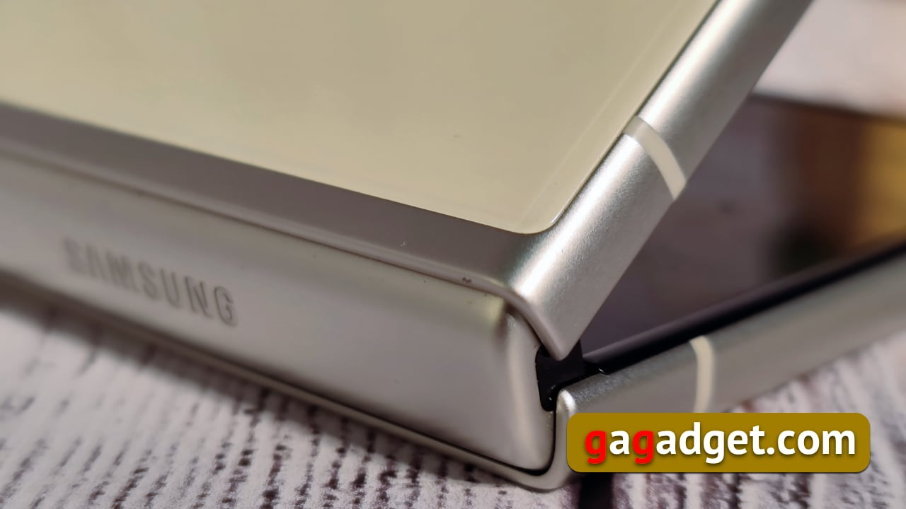 Une touche d'avenir : 10 choses qui rendent le Samsung Z Flip 3 différent du Z Flip-3