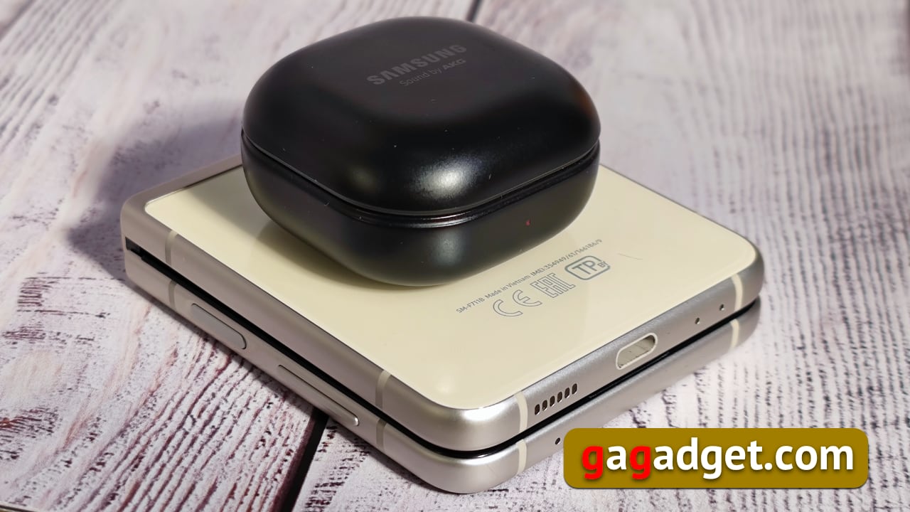 Une touche d'avenir : 10 choses qui rendent le Samsung Z Flip 3 différent du Z Flip-4