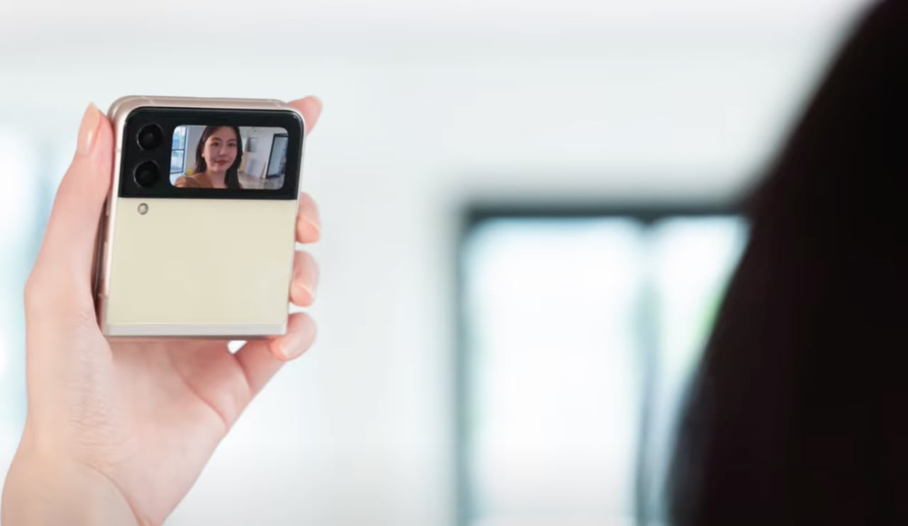 Une touche d'avenir : 10 choses qui rendent le Samsung Z Flip 3 différent du Z Flip-11