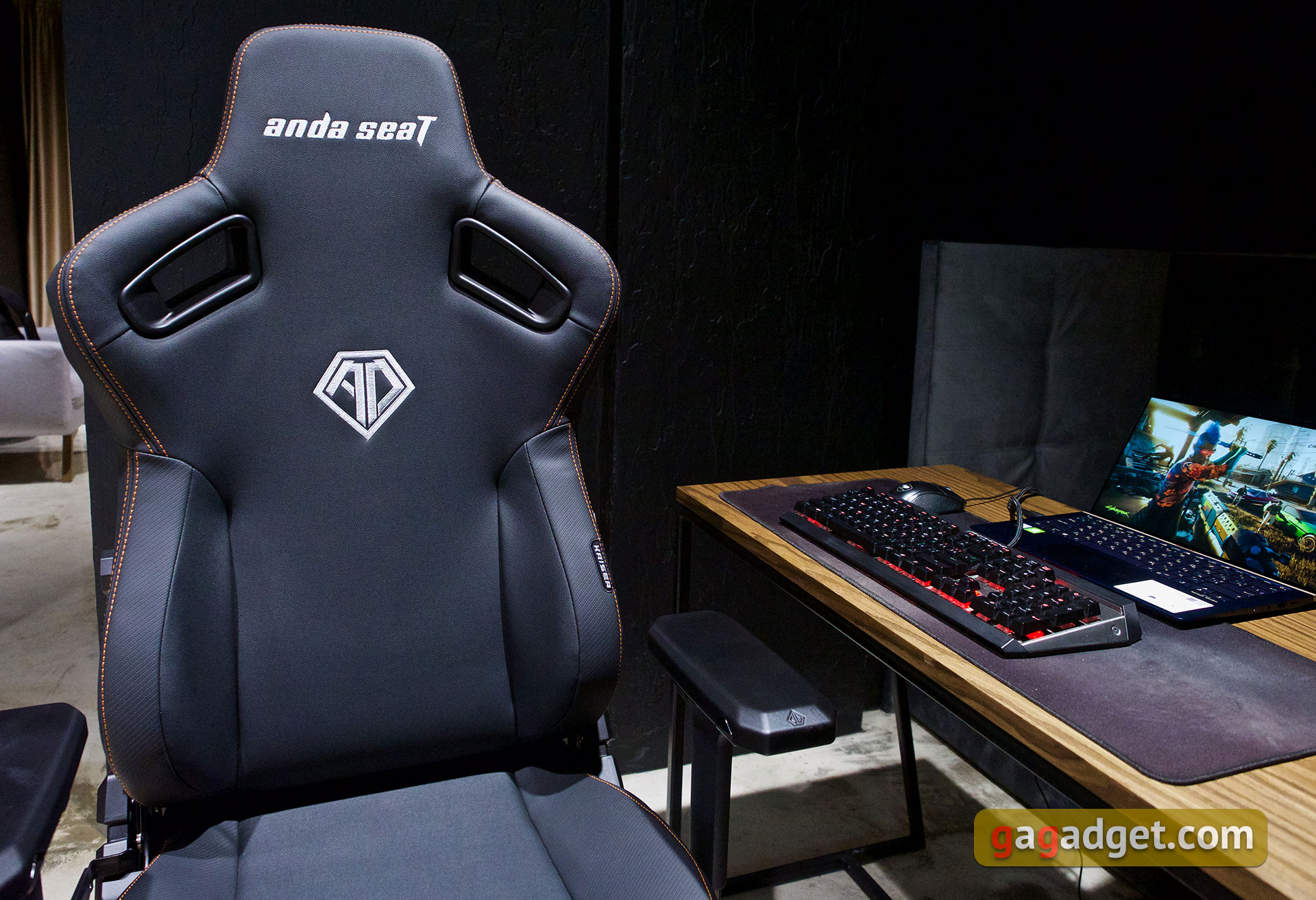 Trône pour le jeu : un examen du Anda Seat Kaiser 3 XL-5 Trône pour le jeu : un examen du Anda Seat Kaiser 3 XL-5