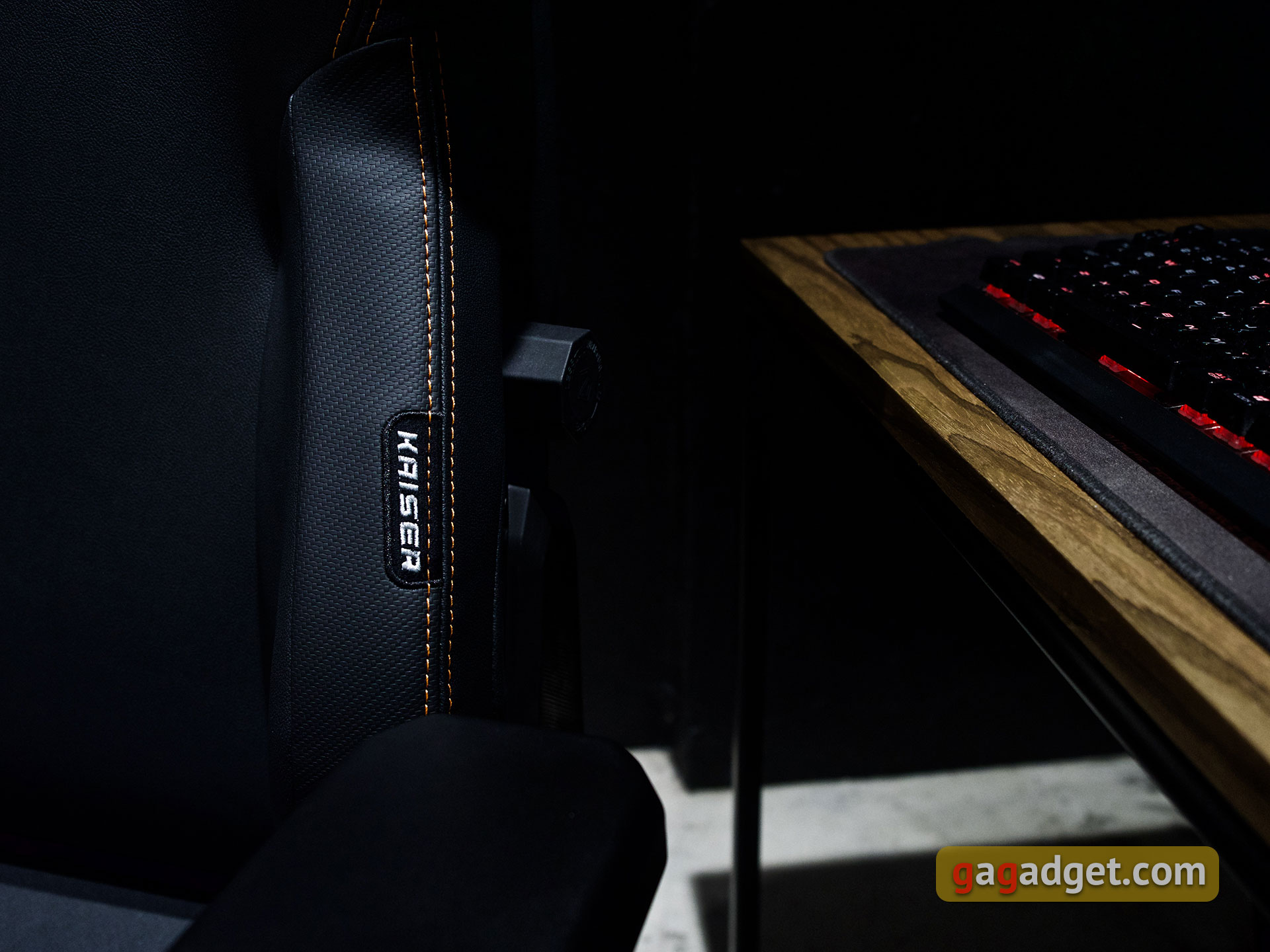 Trône pour le jeu : un examen du Anda Seat Kaiser 3 XL-6 Trône pour le jeu : un examen du Anda Seat Kaiser 3 XL-6