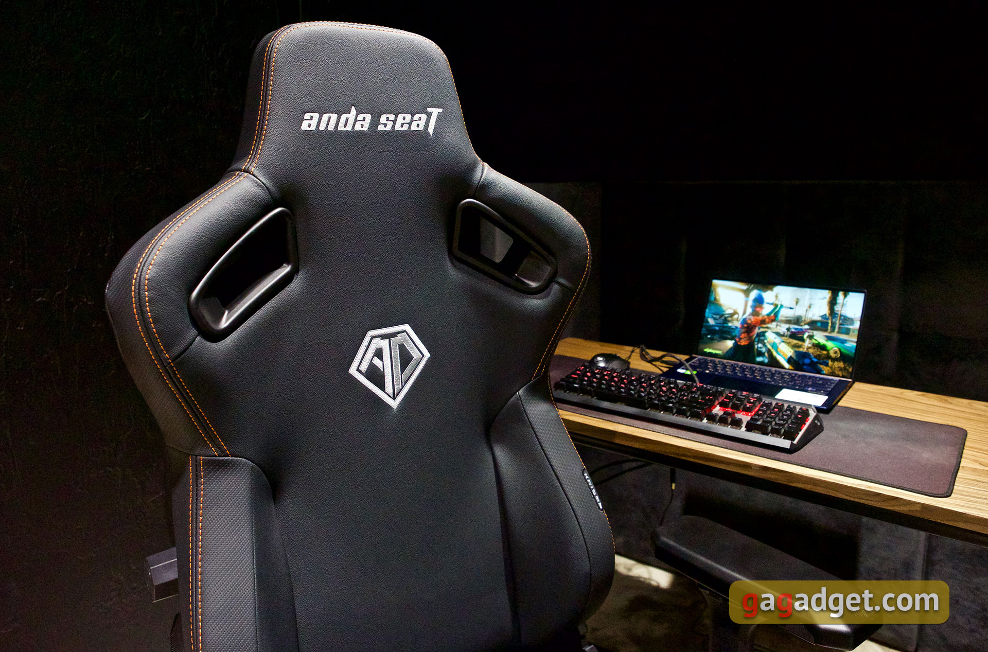 Trône pour le jeu : un examen du Anda Seat Kaiser 3 XL-10 Trône pour le jeu : un examen du Anda Seat Kaiser 3 XL-10