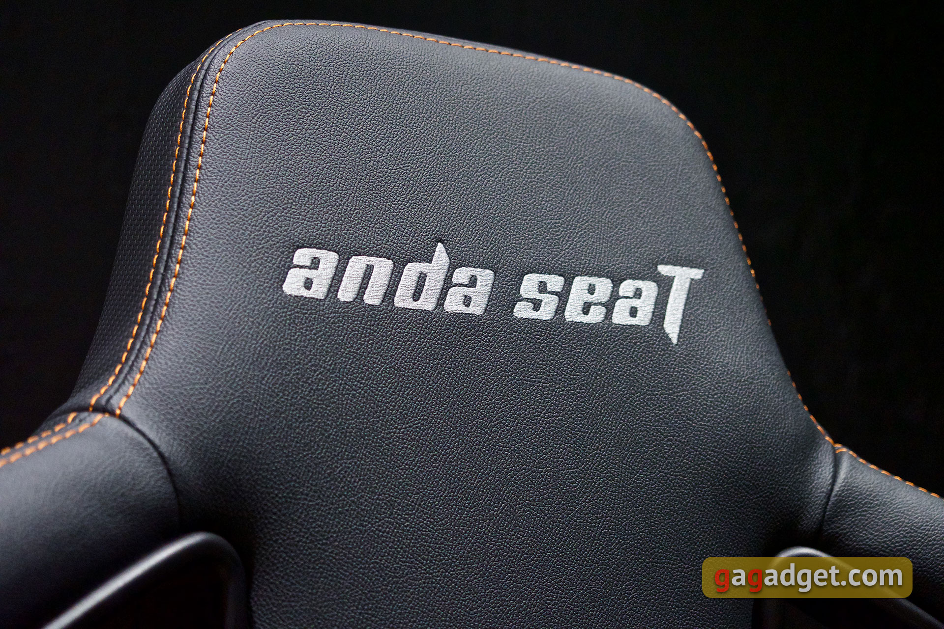 Trône pour le jeu : un examen du Anda Seat Kaiser 3 XL-15 Trône pour le jeu : un examen du Anda Seat Kaiser 3 XL-15