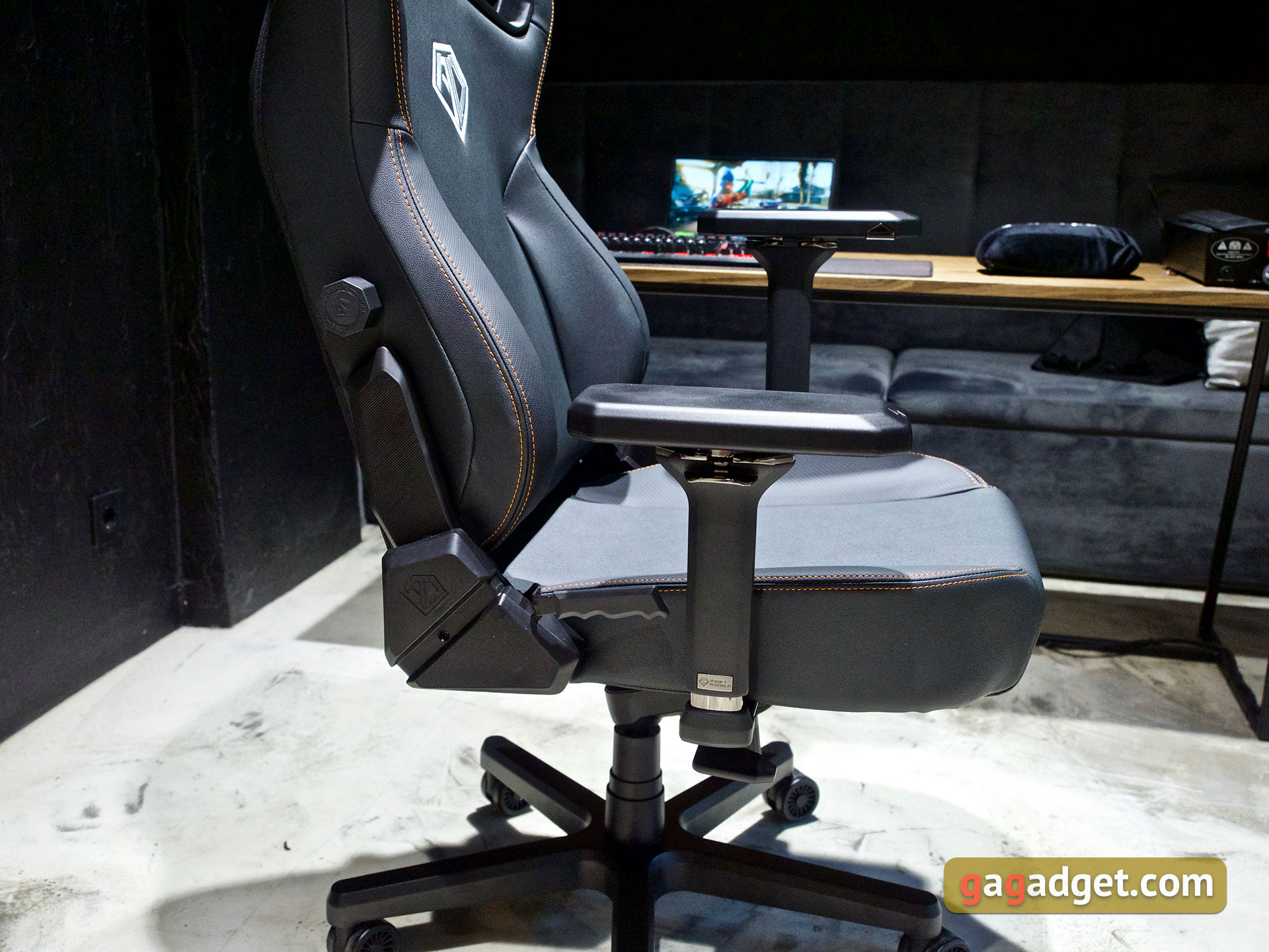Trône pour le jeu : un examen du Anda Seat Kaiser 3 XL-34 Trône pour le jeu : un examen du Anda Seat Kaiser 3 XL-34