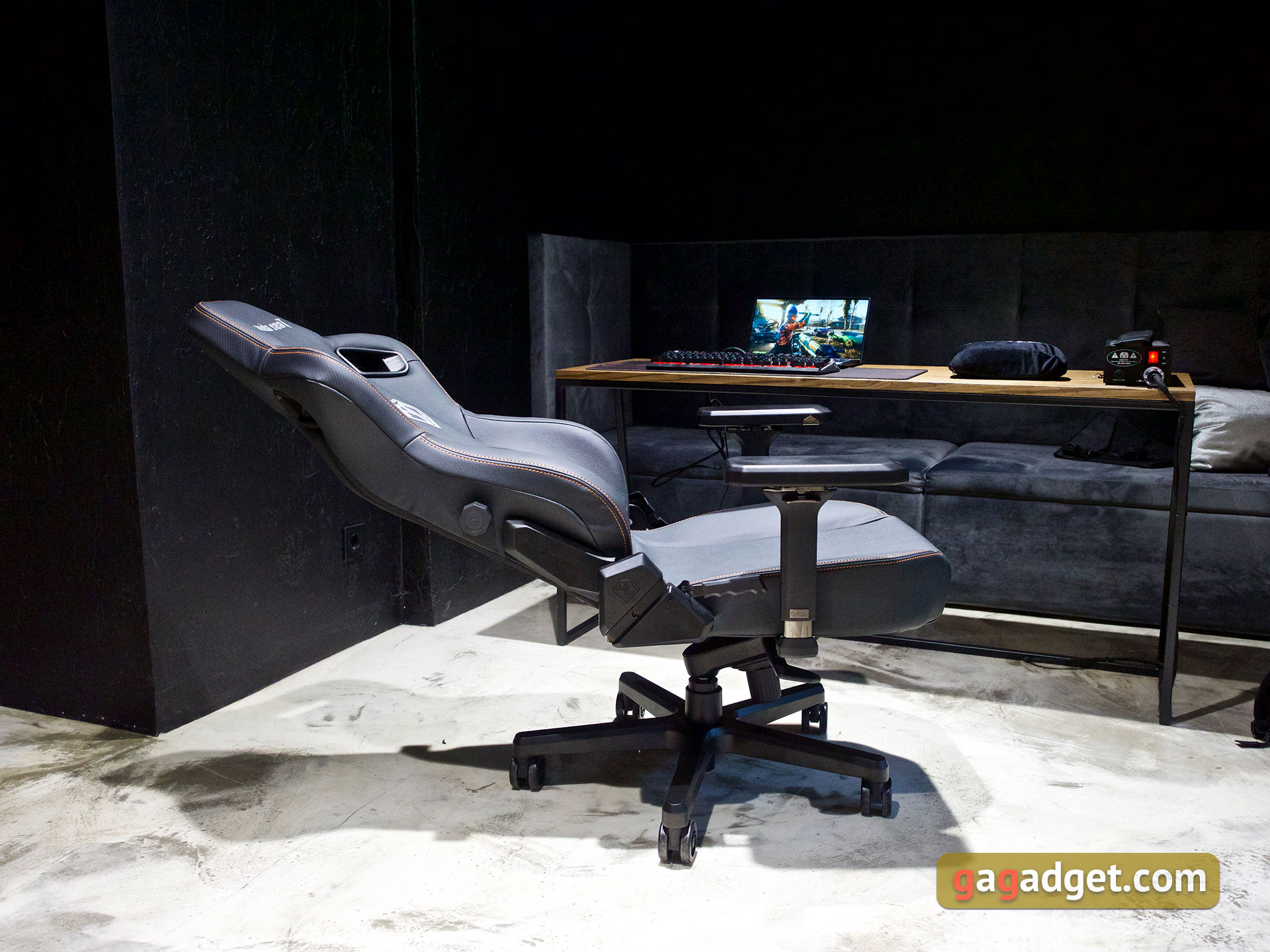 Trône pour le jeu : un examen du Anda Seat Kaiser 3 XL-54 Trône pour le jeu : un examen du Anda Seat Kaiser 3 XL-54