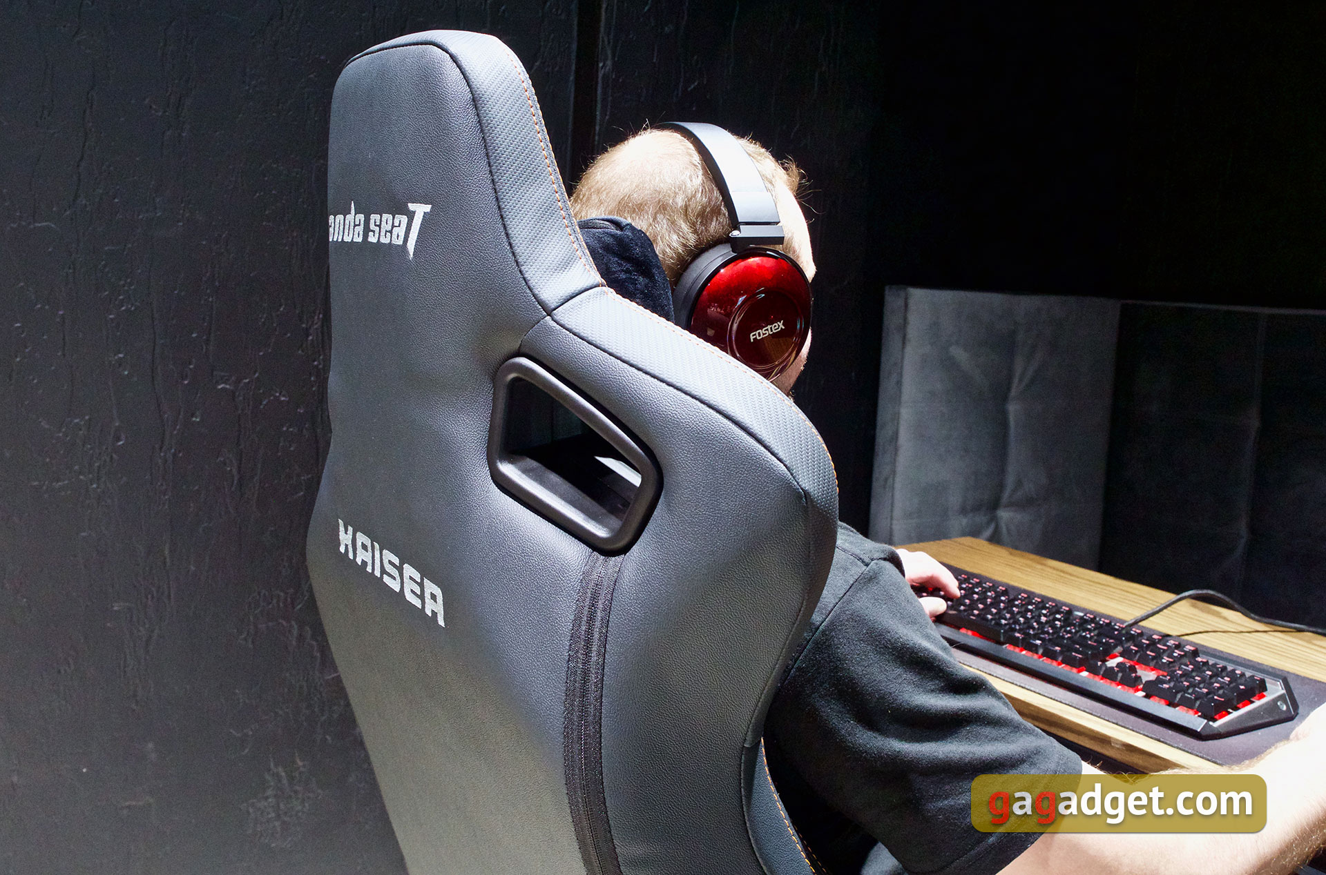 Trône pour le jeu : un examen du Anda Seat Kaiser 3 XL-67 Trône pour le jeu : un examen du Anda Seat Kaiser 3 XL-67