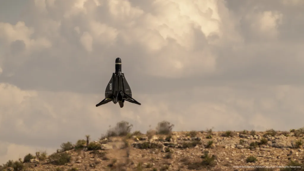 Le Roadrunner d'Anduril est le premier intercepteur sans pilote réutilisable au monde, capable d'atterrir comme la fusée Falcon 9 de SpaceX.