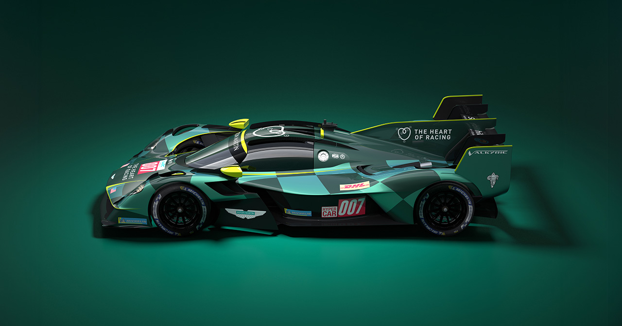 Aston Martin Valkyrie LMH sur la piste.