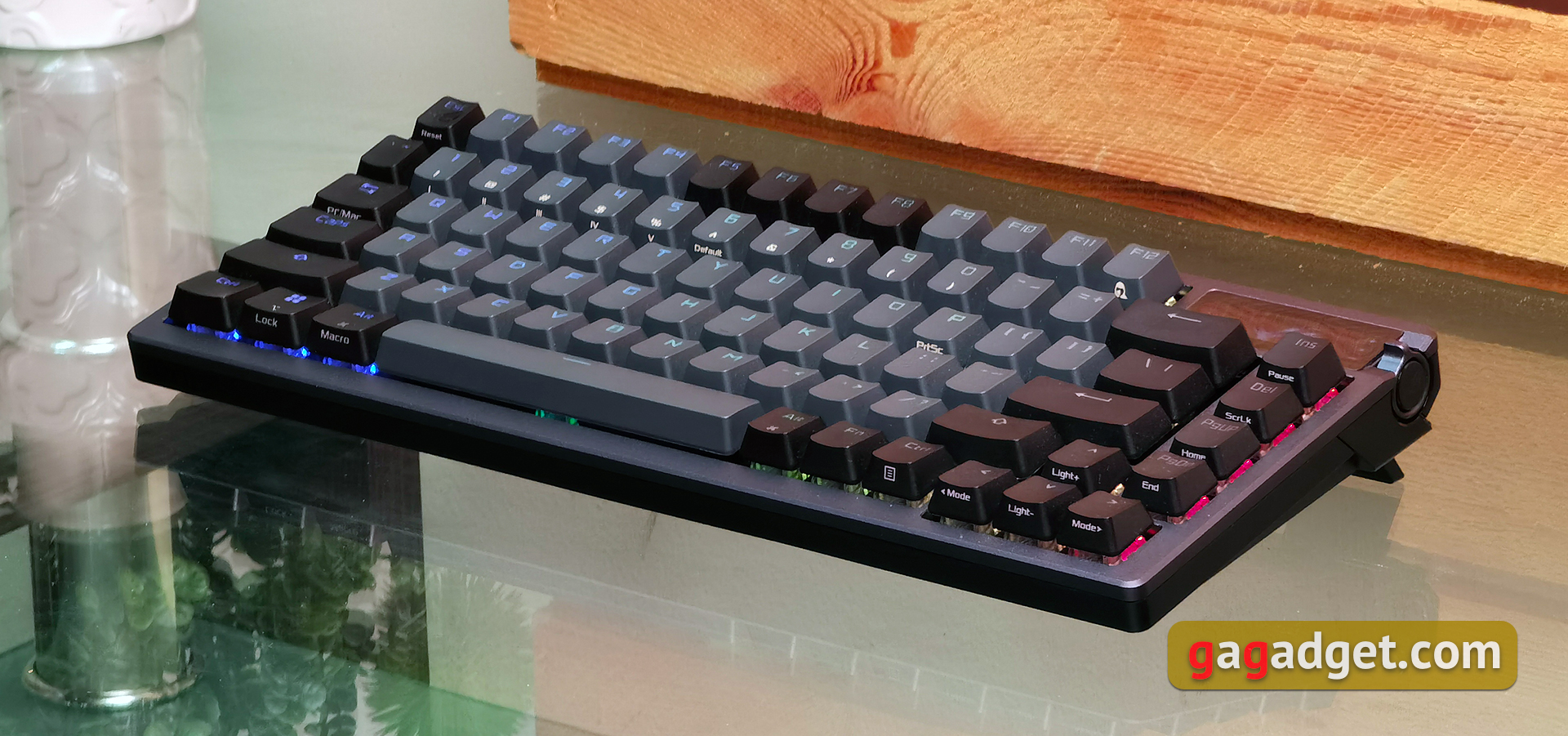 ASUS ROG Azoth : un clavier mécanique sans compromis pour les joueurs, comme vous ne vous y attendez pas ASUS ROG Azoth : un clavier mécanique sans compromis pour les joueurs, comme vous ne vous y attendez pas