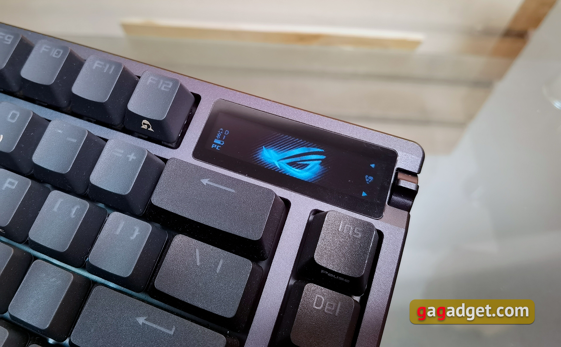ASUS ROG Azoth : un clavier mécanique sans compromis pour les joueurs, comme vous ne vous y attendez pas-12 ASUS ROG Azoth : un clavier mécanique sans compromis pour les joueurs, comme vous ne vous y attendez pas-12