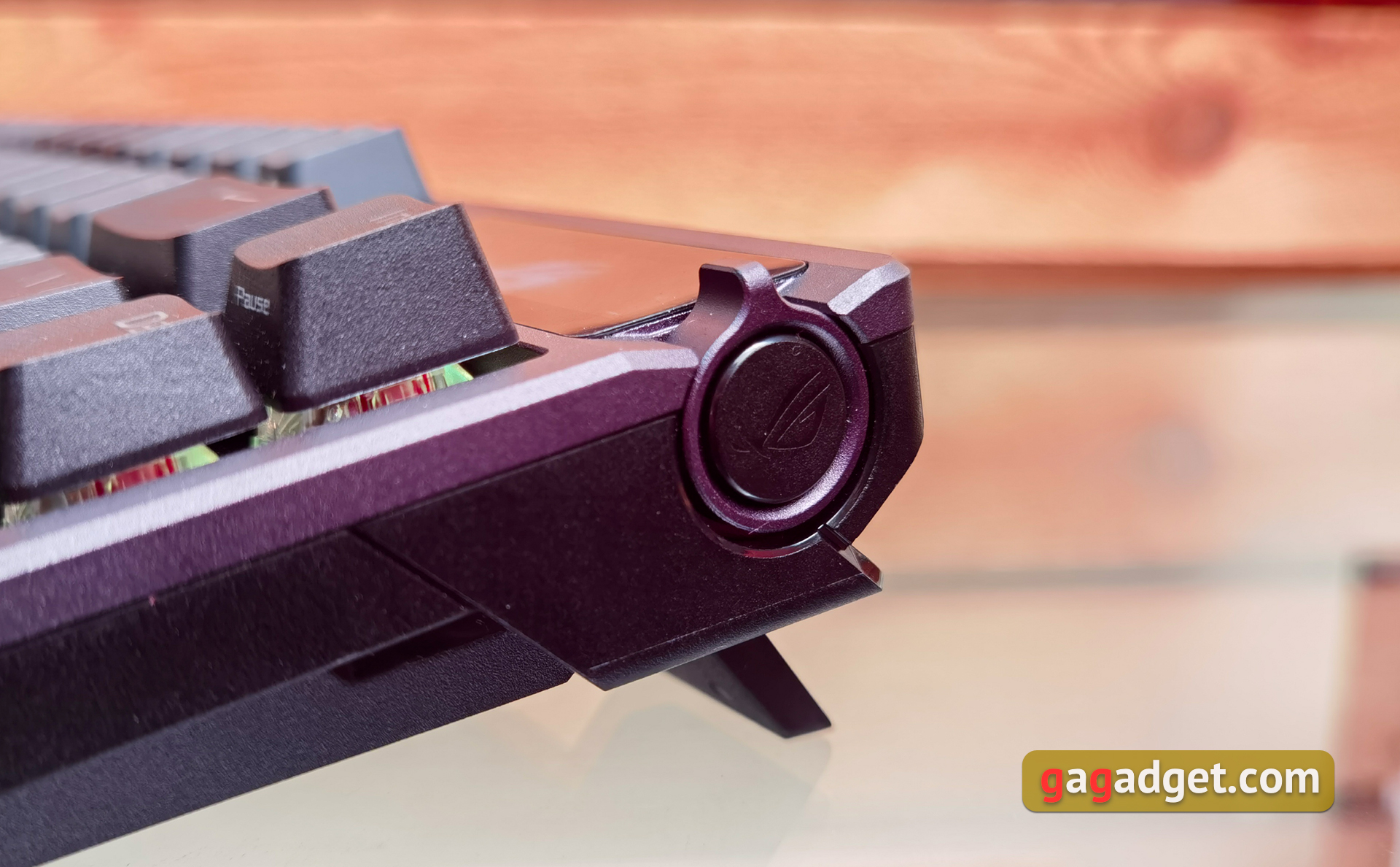 ASUS ROG Azoth : un clavier mécanique sans compromis pour les joueurs, comme vous ne vous y attendez pas-54 ASUS ROG Azoth : un clavier mécanique sans compromis pour les joueurs, comme vous ne vous y attendez pas-54
