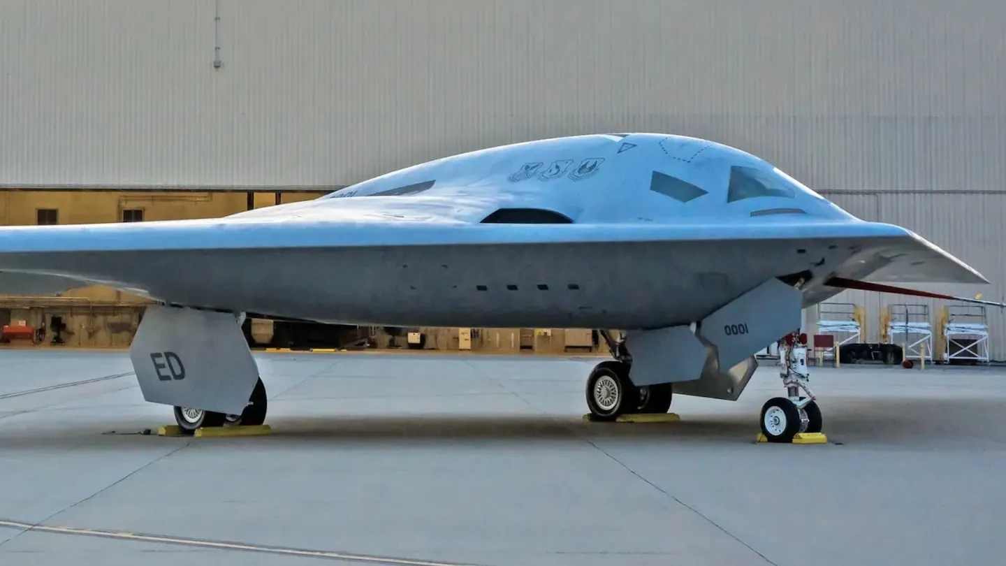 Premier bombardier pré-série B-21 Raider